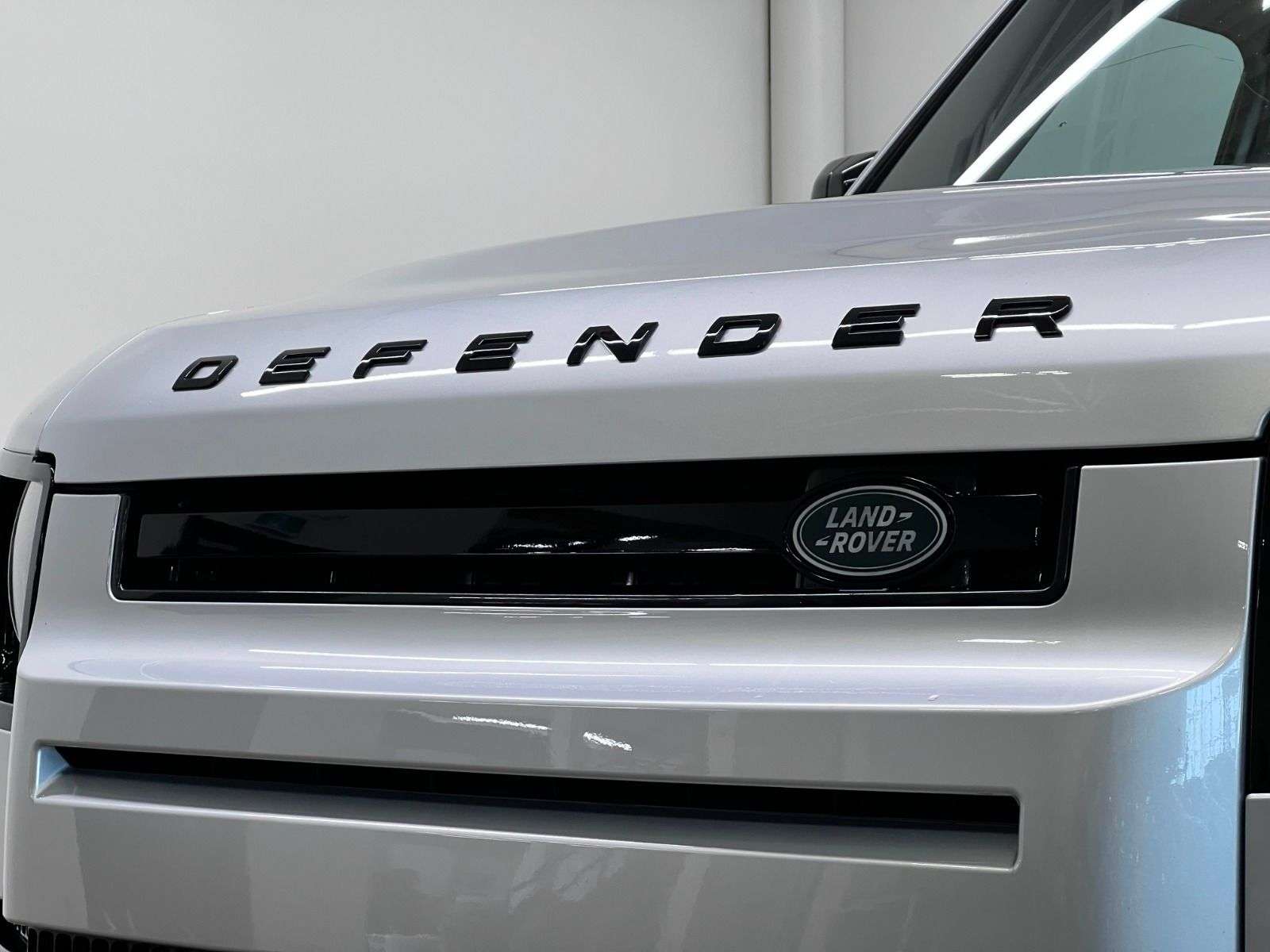 2024 Land Rover Defender X-DYNAMIC SE | LOW KM | COMFORT PKG thumb 11
