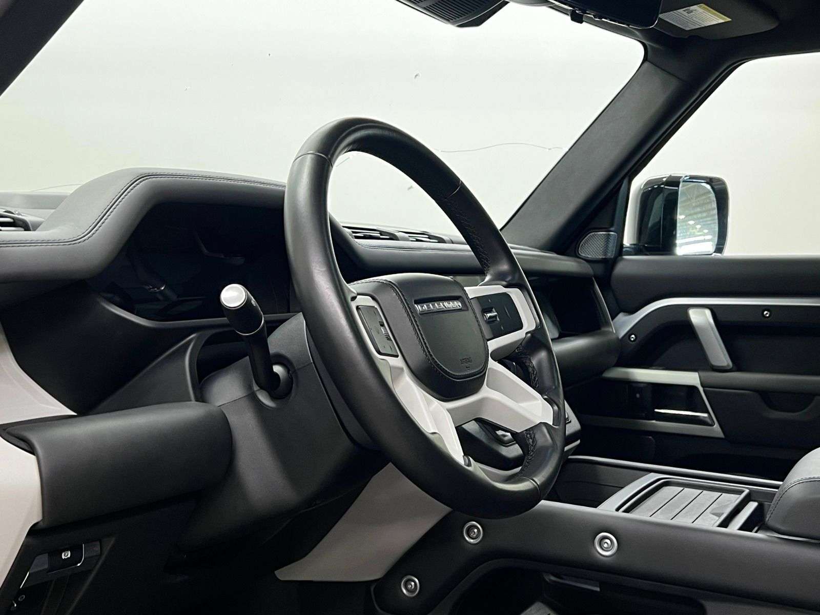 2024 Land Rover Defender X-DYNAMIC SE | LOW KM | COMFORT PKG thumb 33