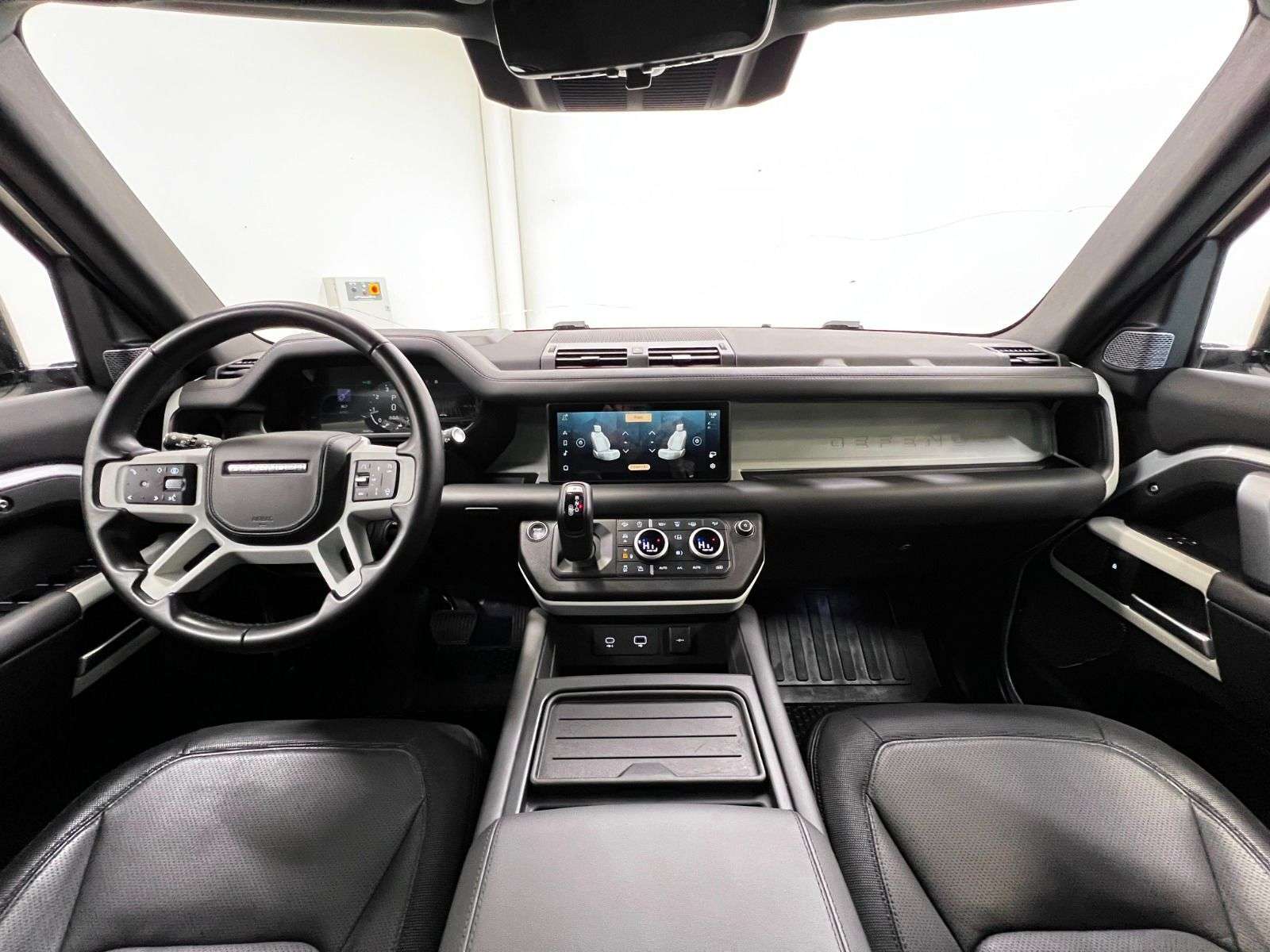 2024 Land Rover Defender X-DYNAMIC SE | LOW KM | COMFORT PKG thumb 35