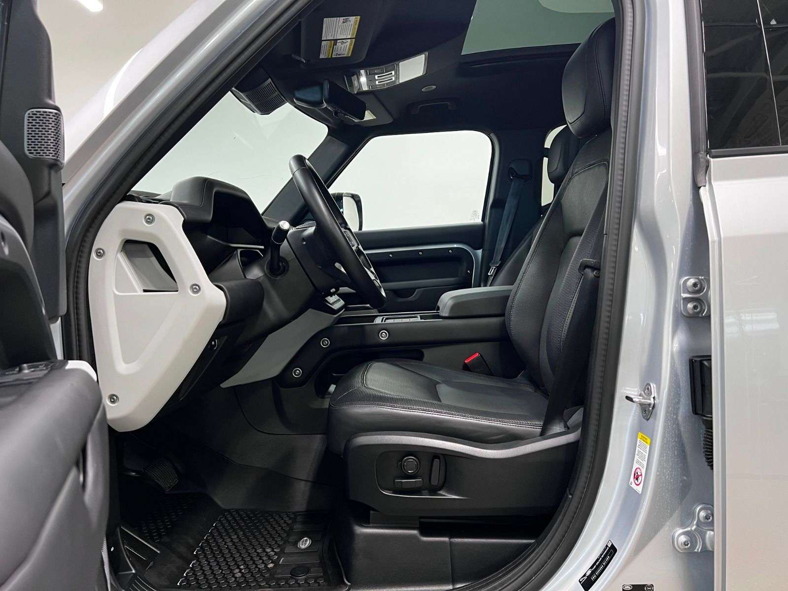 2024 Land Rover Defender X-DYNAMIC SE | LOW KM | COMFORT PKG thumb 32