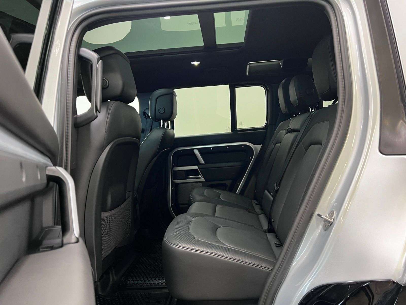 2024 Land Rover Defender X-DYNAMIC SE | LOW KM | COMFORT PKG thumb 25