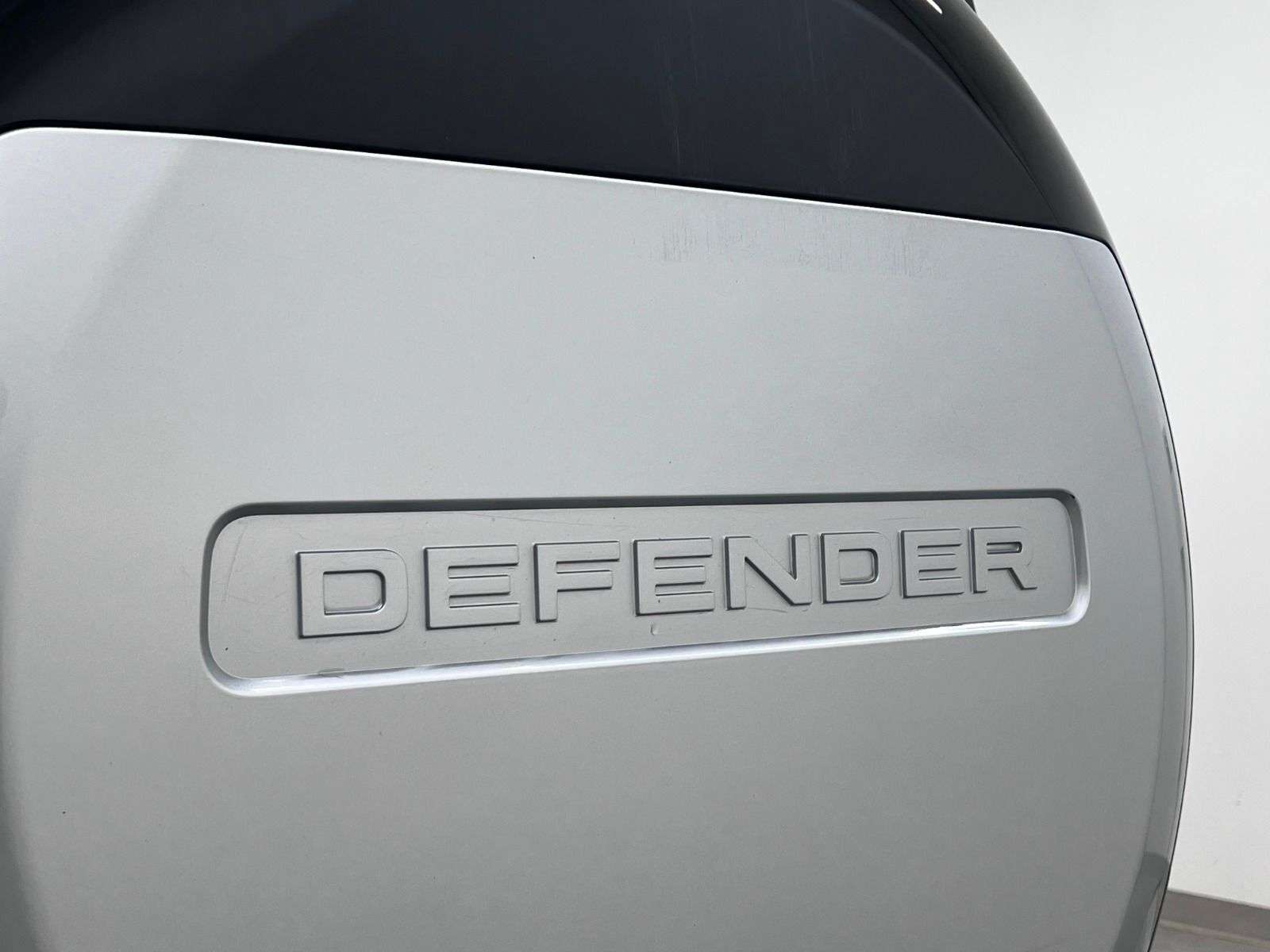 2024 Land Rover Defender X-DYNAMIC SE | LOW KM | COMFORT PKG thumb 12