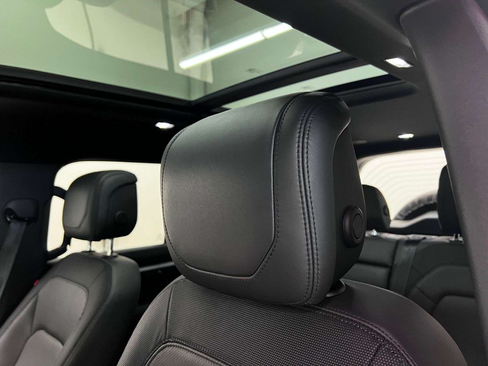 2024 Land Rover Defender X-DYNAMIC SE | LOW KM | COMFORT PKG thumb 26