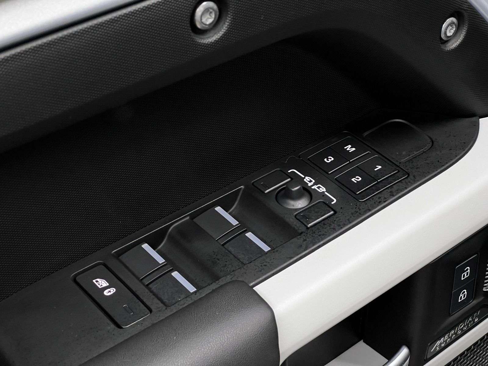2024 Land Rover Defender X-DYNAMIC SE | LOW KM | COMFORT PKG thumb 29