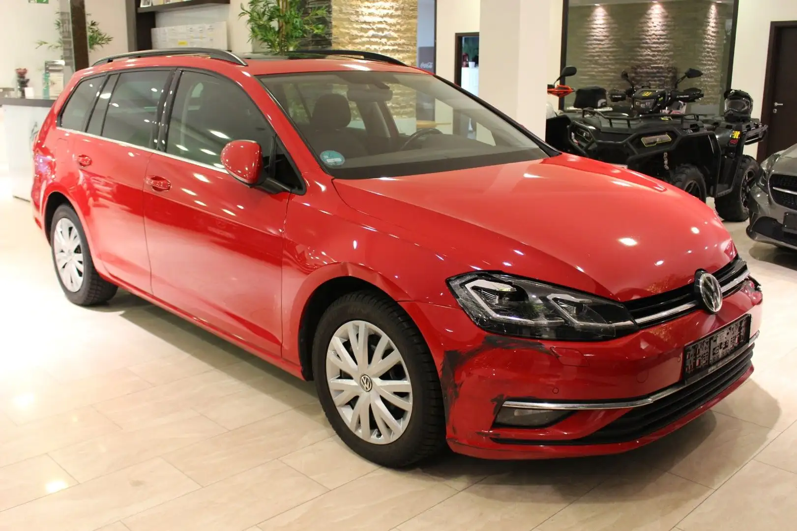 Volkswagen Golf Highline BMT/SS DSG PANO STANDH AHK 1.H DE Rouge - 1