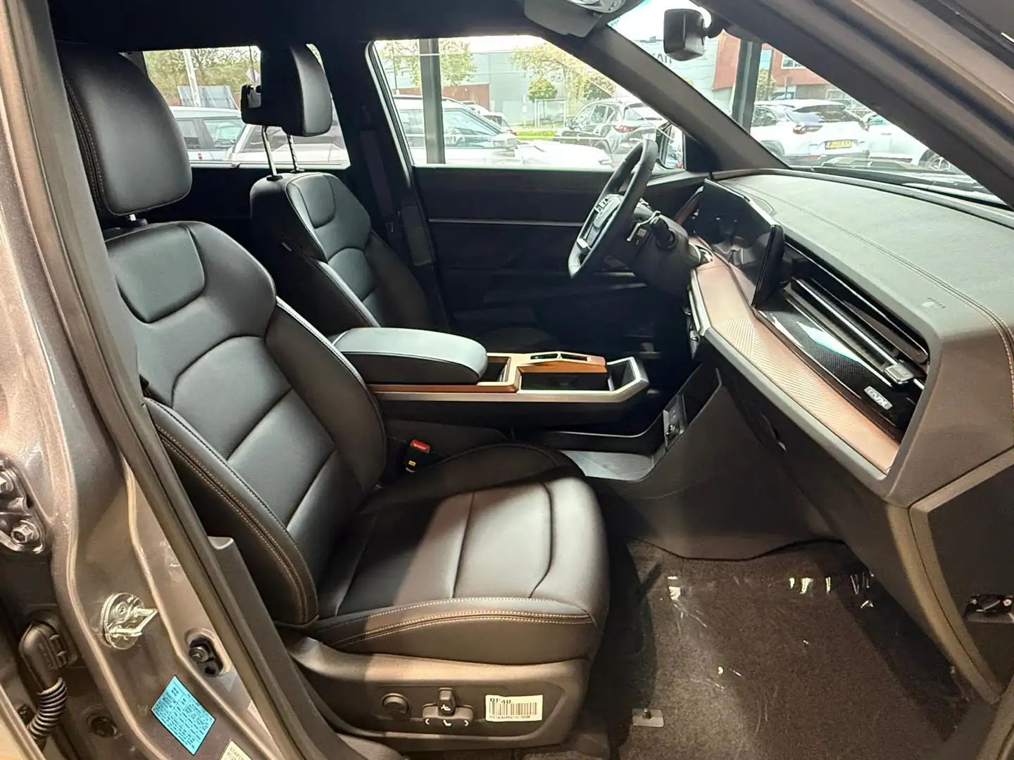 KGM Torres EVX Platinum 73.4 kWh / Nieuw uit voorraad / 100% Gris - 2