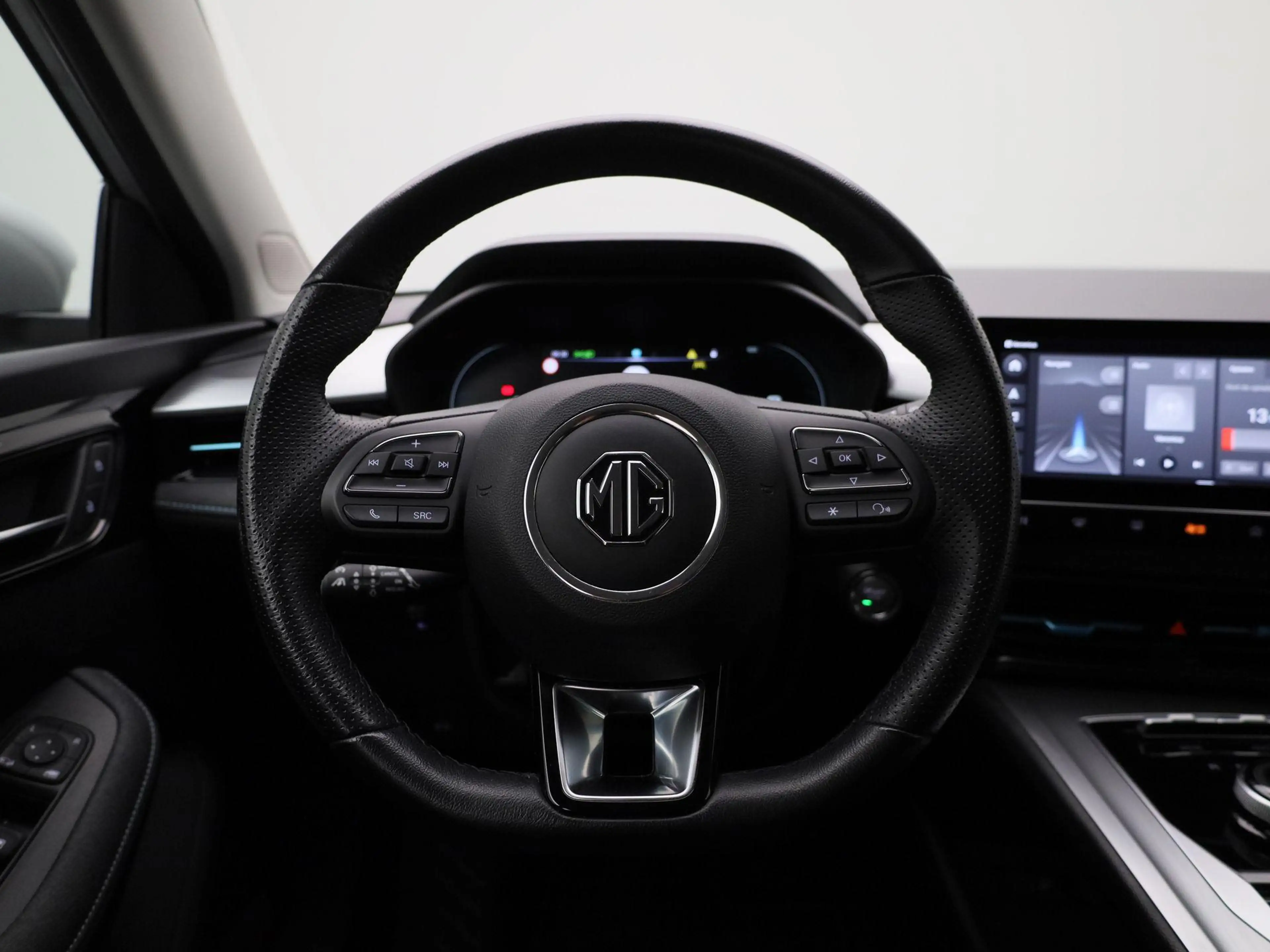 MG MG5 Electric Long Range Luxury 61 kWh — photo 7
