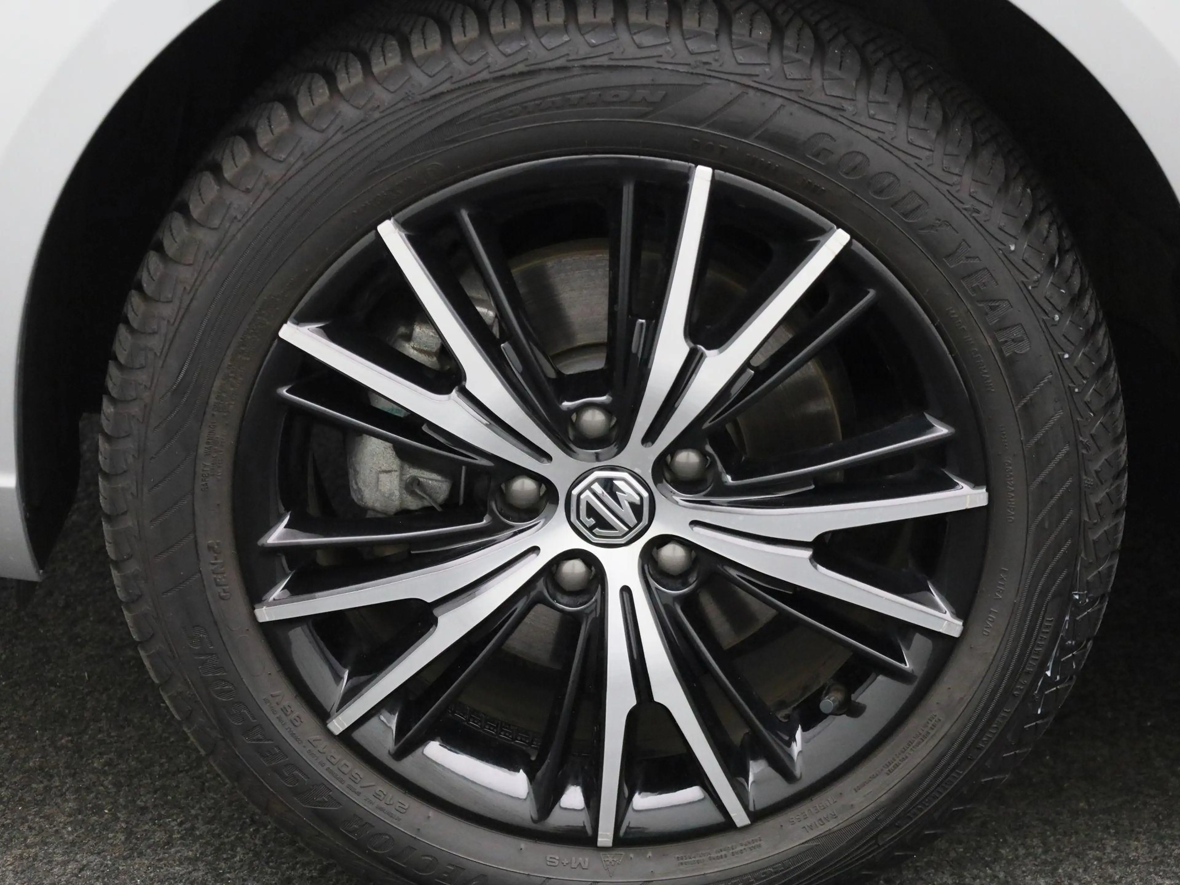 MG MG5 Electric Long Range Luxury 61 kWh — photo 13