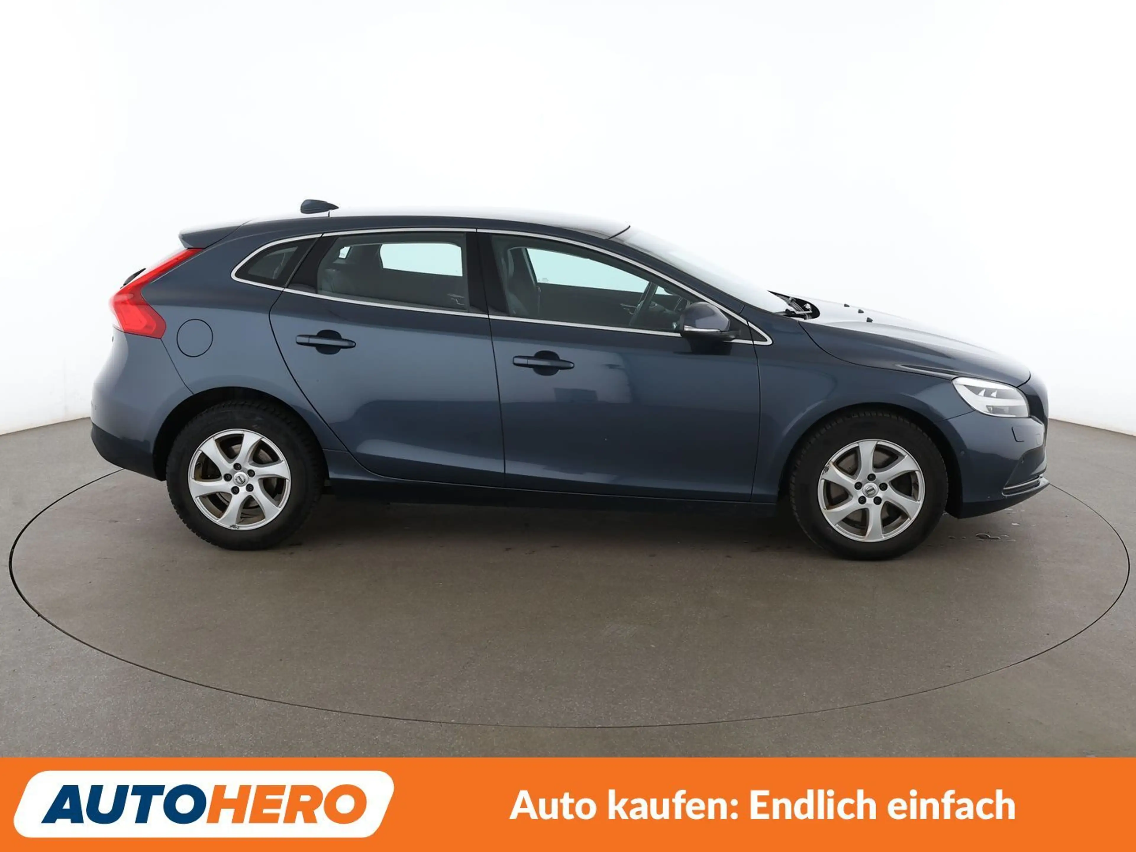 Volvo V40 1.5 Inscription Aut.*NAVI*LED*SPUR*CAM*PDC*SHZ* — photo 7