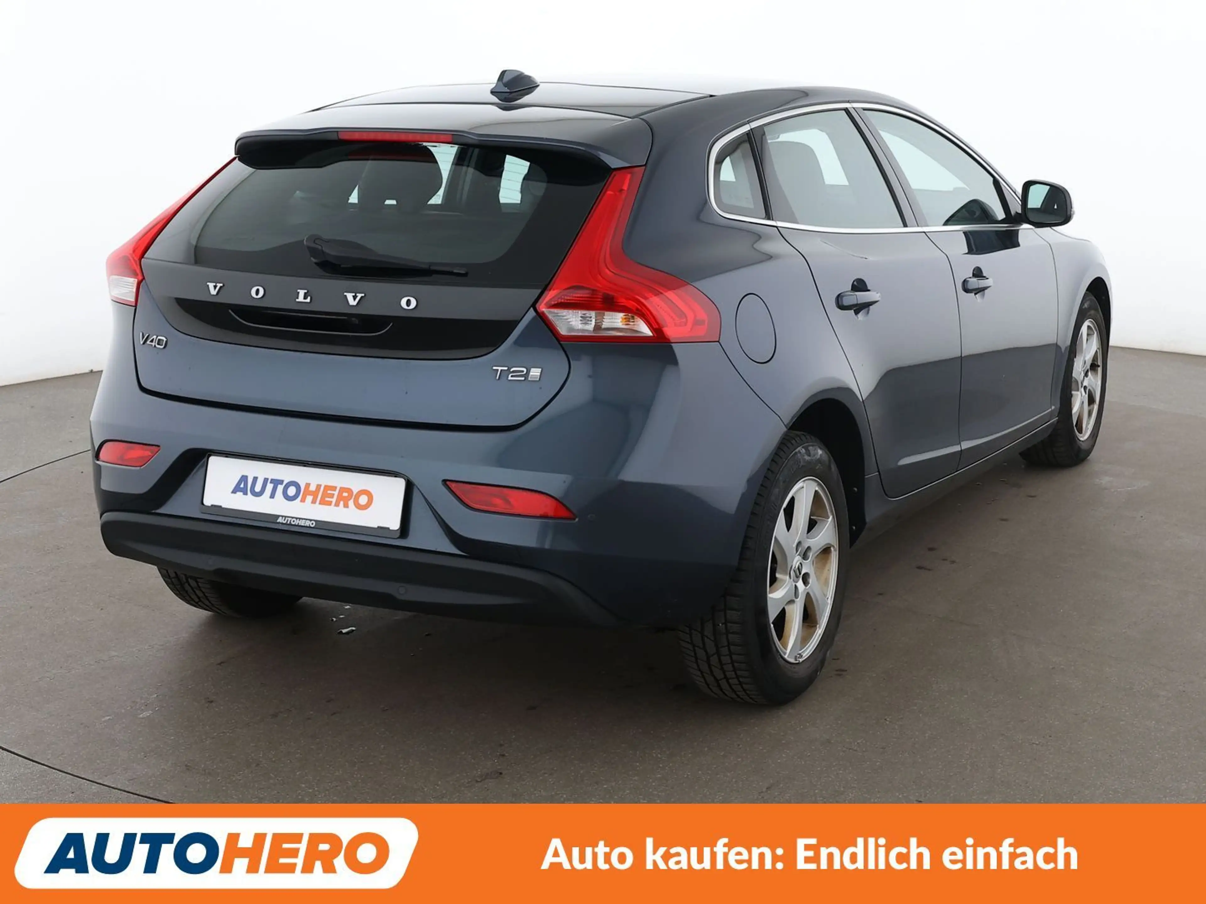 Volvo V40 1.5 Inscription Aut.*NAVI*LED*SPUR*CAM*PDC*SHZ* — photo 6