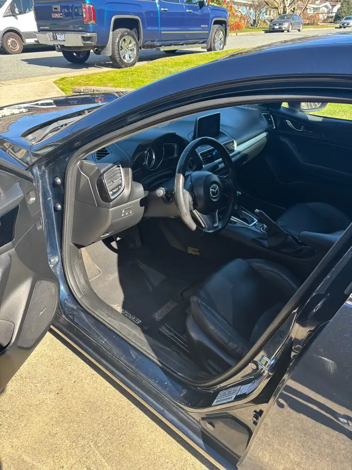 Mazda 3 photo Mazda 3