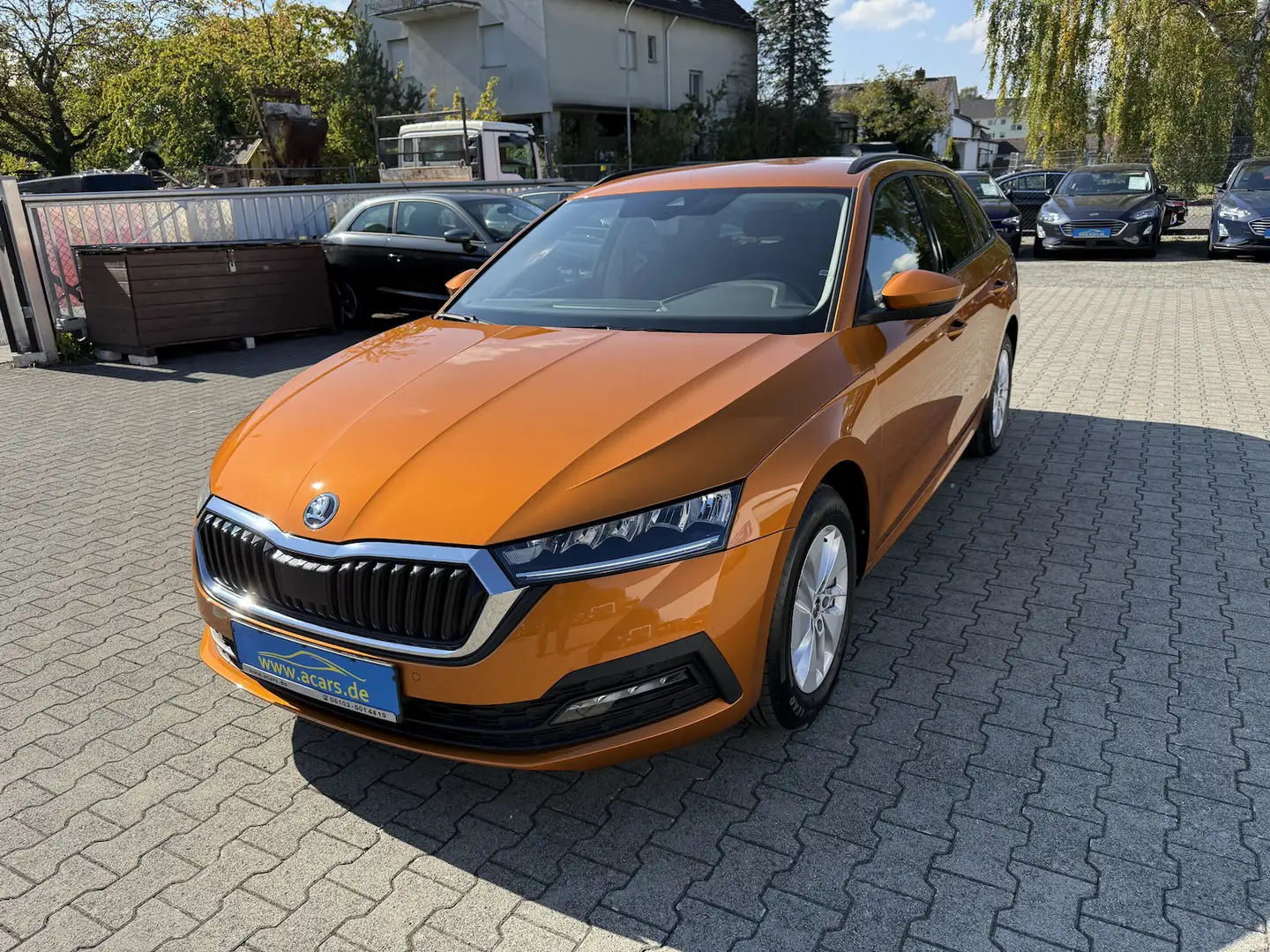 Skoda Octavia Ambition 2,0 TDI Aut Navi LED ACC Kamera PDC Alu16 Orange - 1