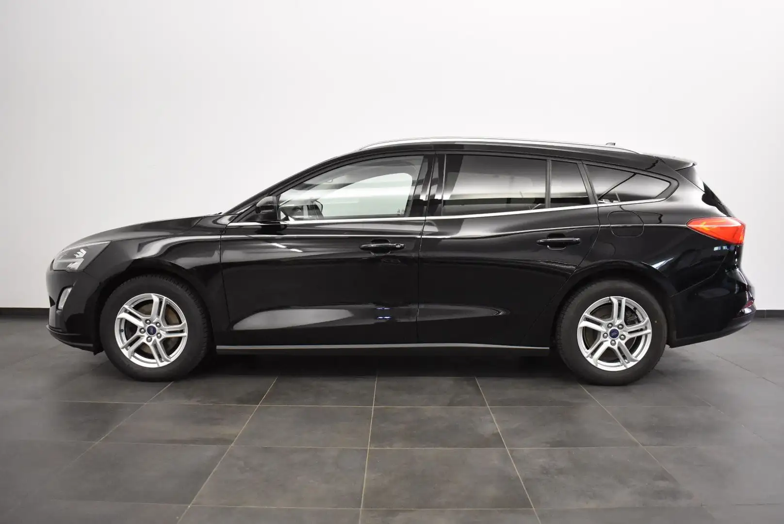 Ford Focus Turnier Cool & Connect/LED/ACC/DAB/AHK/RFK Schwarz - 1