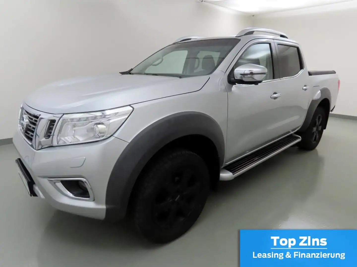 Nissan Navara 2.3 Aut. 4x4 Tekna DK AHK+LED+Kam. Срібний - 2