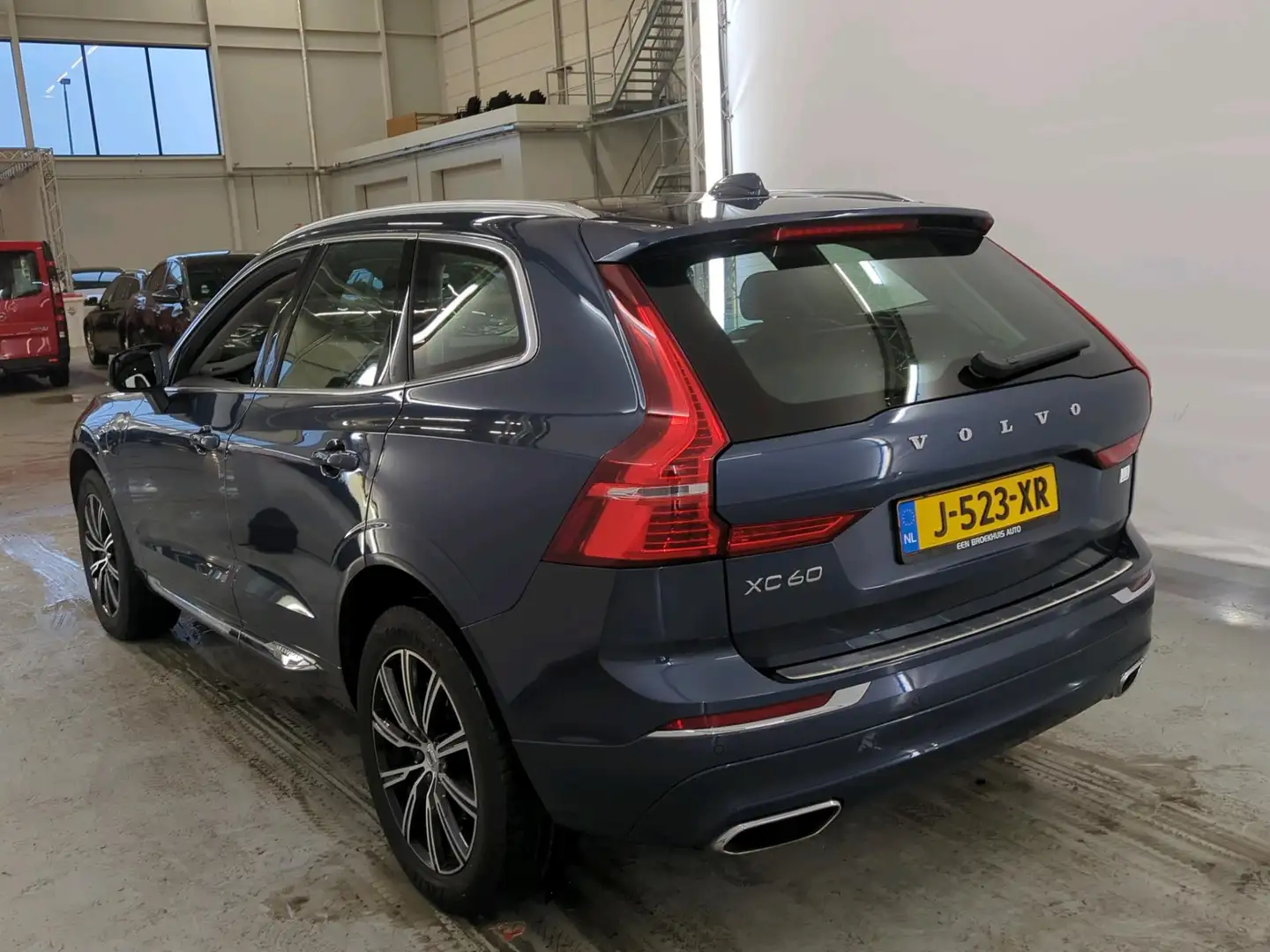 Volvo XC60 2.0 Recharge T6 340pk Automaat AWD Inscription | S Bleu - 2