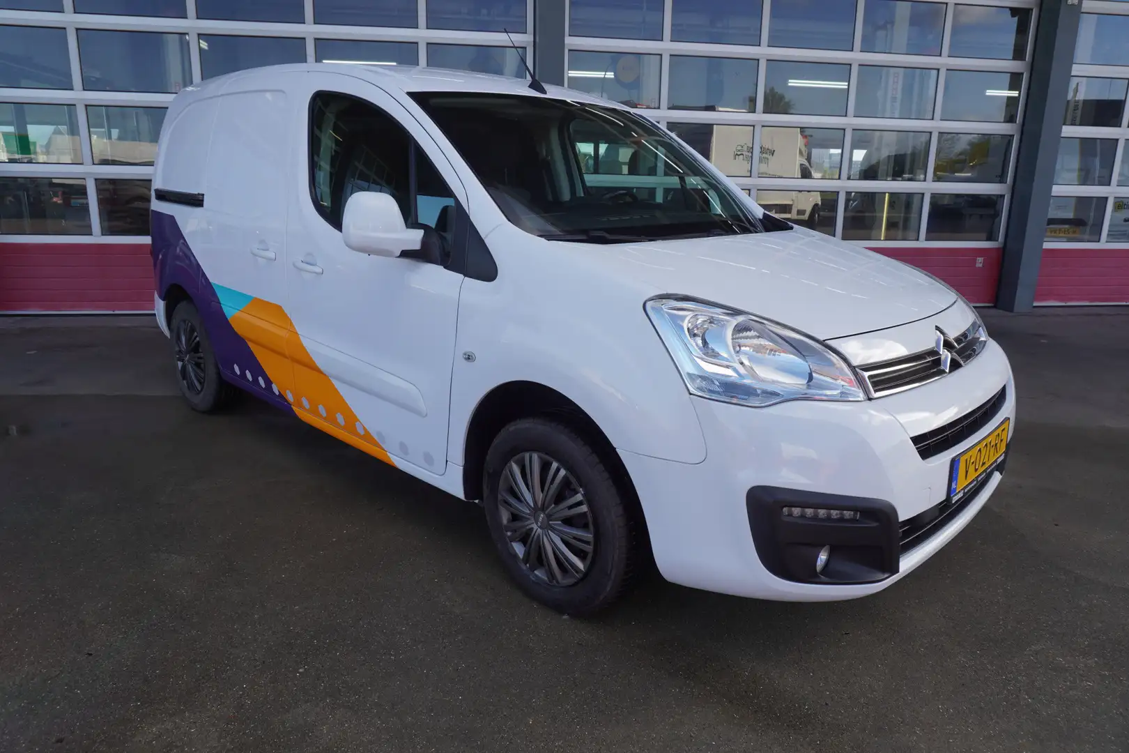 Citroen Berlingo 1.6 BlueHDI 75PK Business nr. V206 | Airco | Cruis Blanc - 2