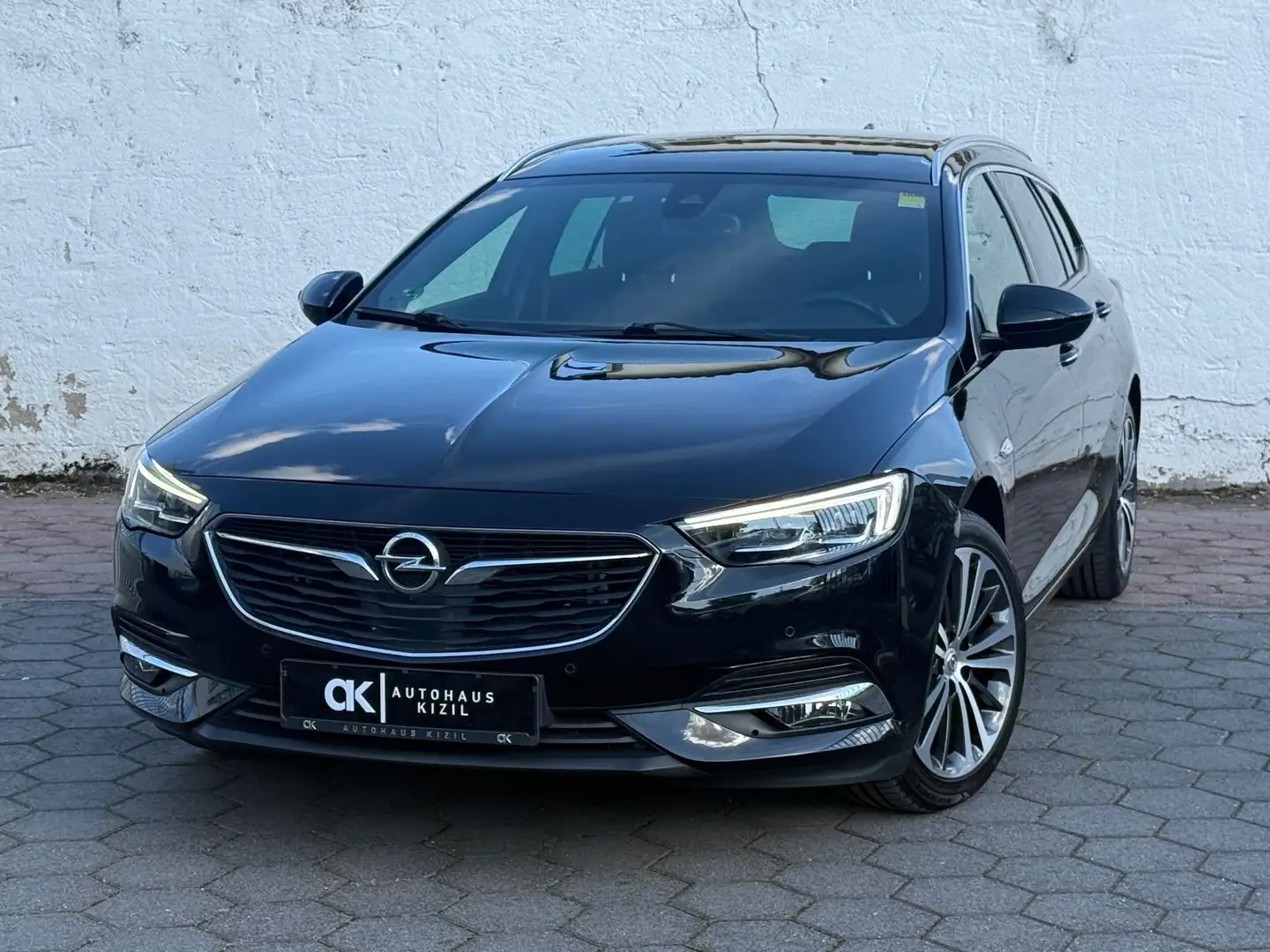 Opel Insignia B Sports Tourer Business Innovation 4x4 Schwarz - 1