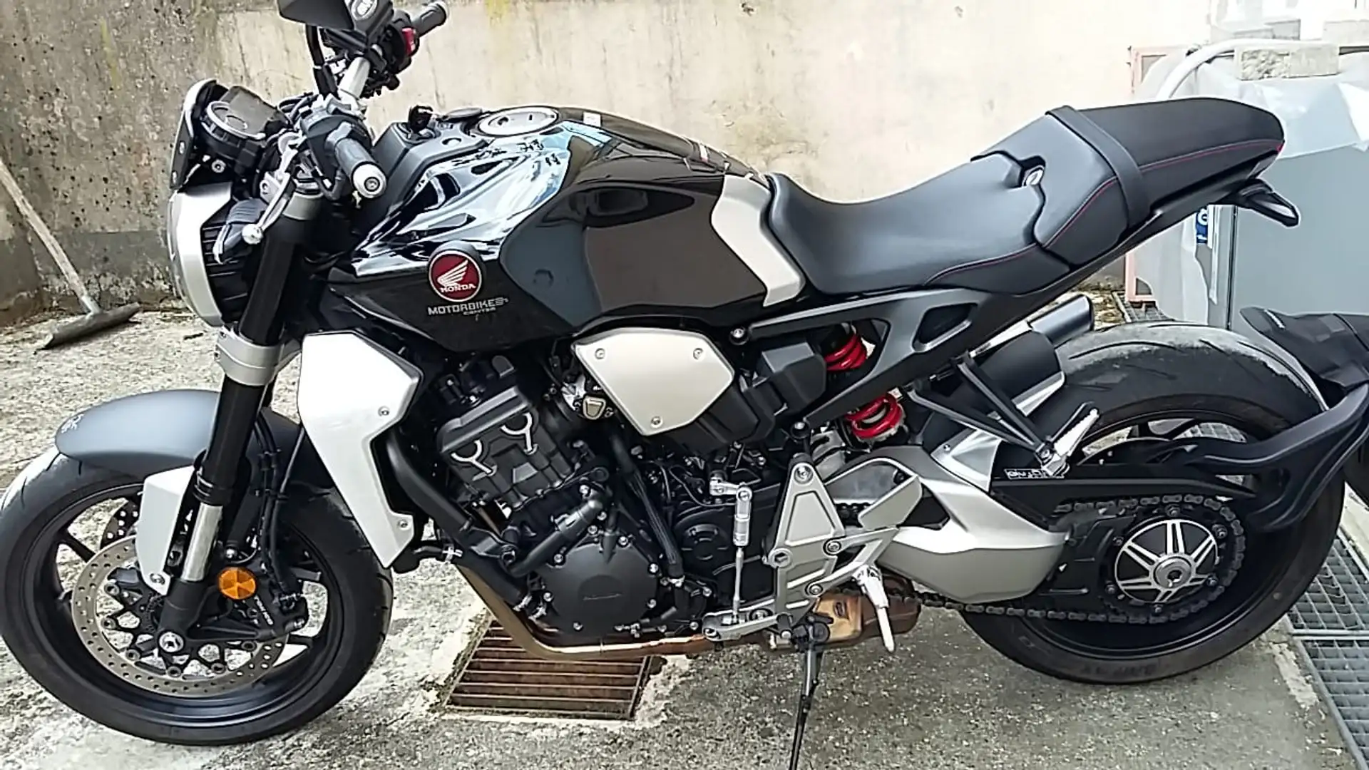 Honda CBR 1000 Neo sports cafe Negro - 2