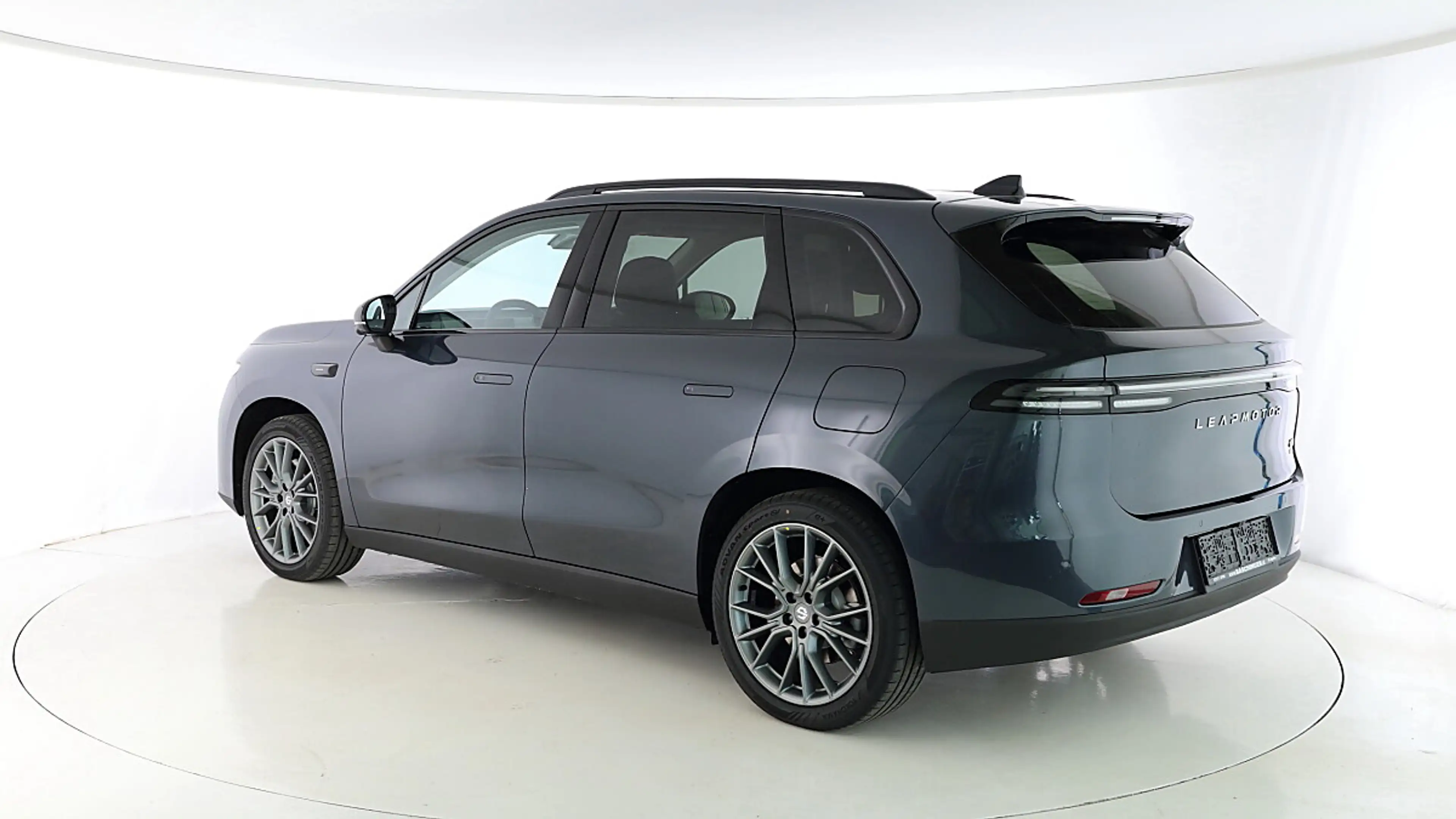 Leapmotor C10 Elektro AWD 81,9kWh Design ProMax — photo 3