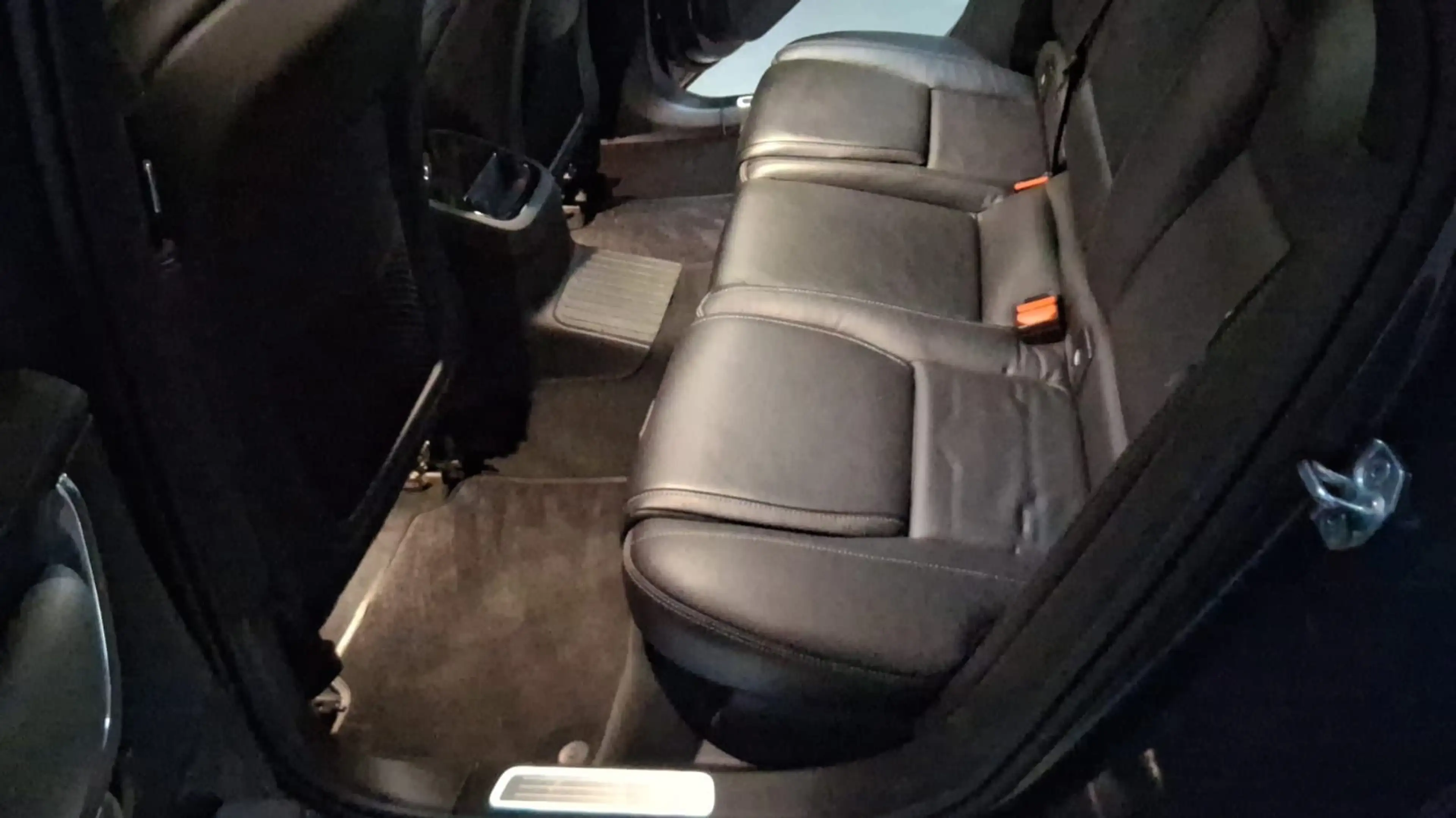 Volvo V90 Kombi R Design Recharge Plug-In Hybrid AWD — photo 11
