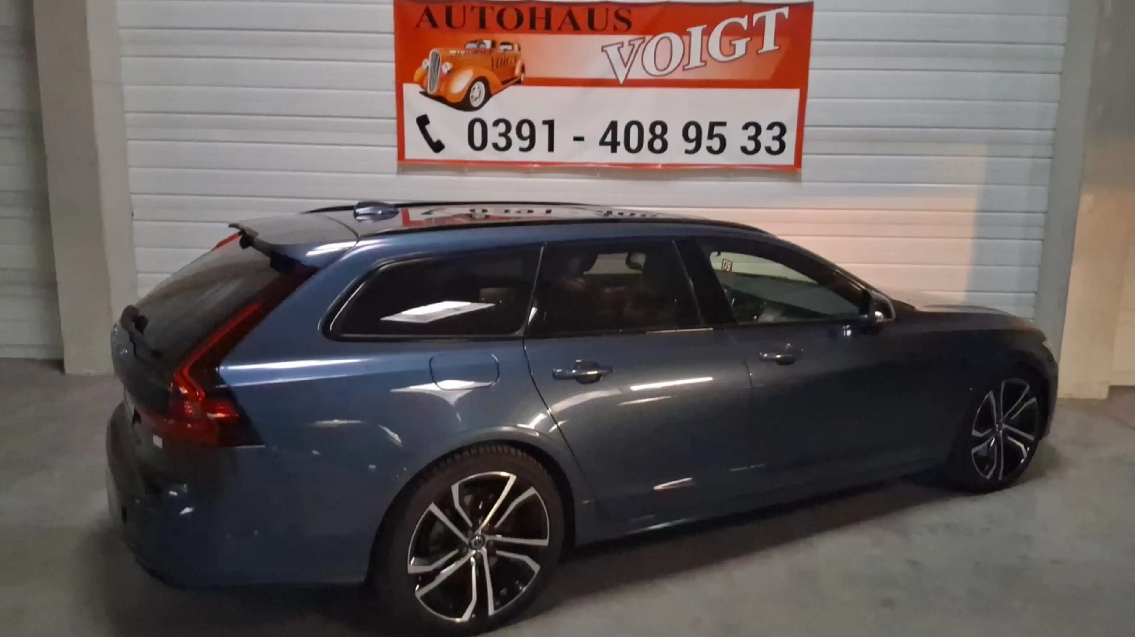 Volvo V90 Kombi R Design Recharge Plug-In Hybrid AWD — photo 5