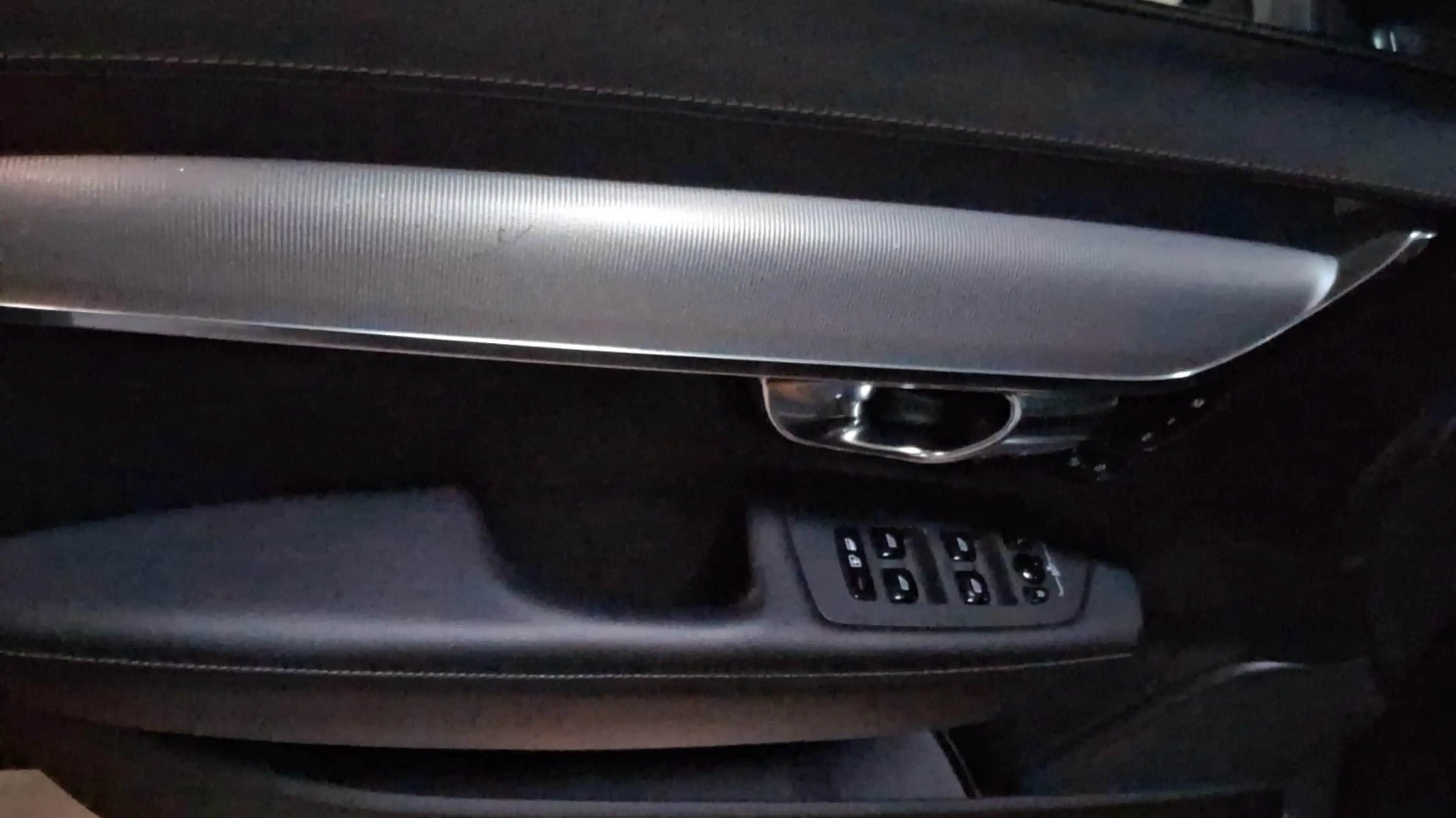 Volvo V90 Kombi R Design Recharge Plug-In Hybrid AWD — photo 6