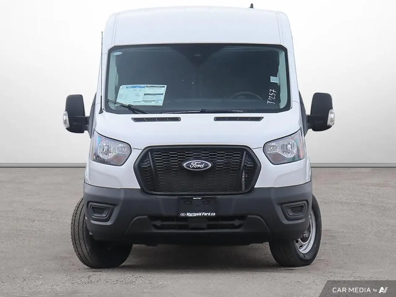 Ford Transit Cargo Van снимка Ford Transit Cargo Van