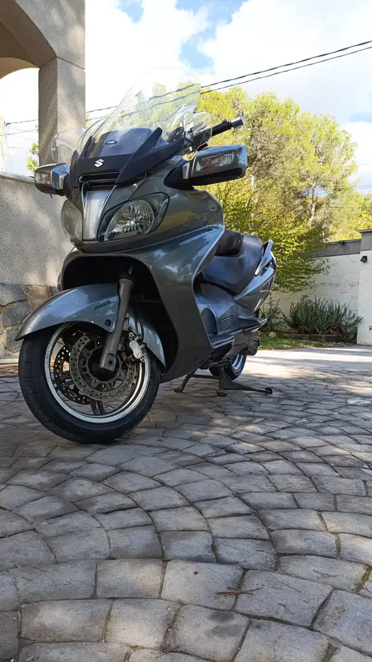 Suzuki Burgman 650