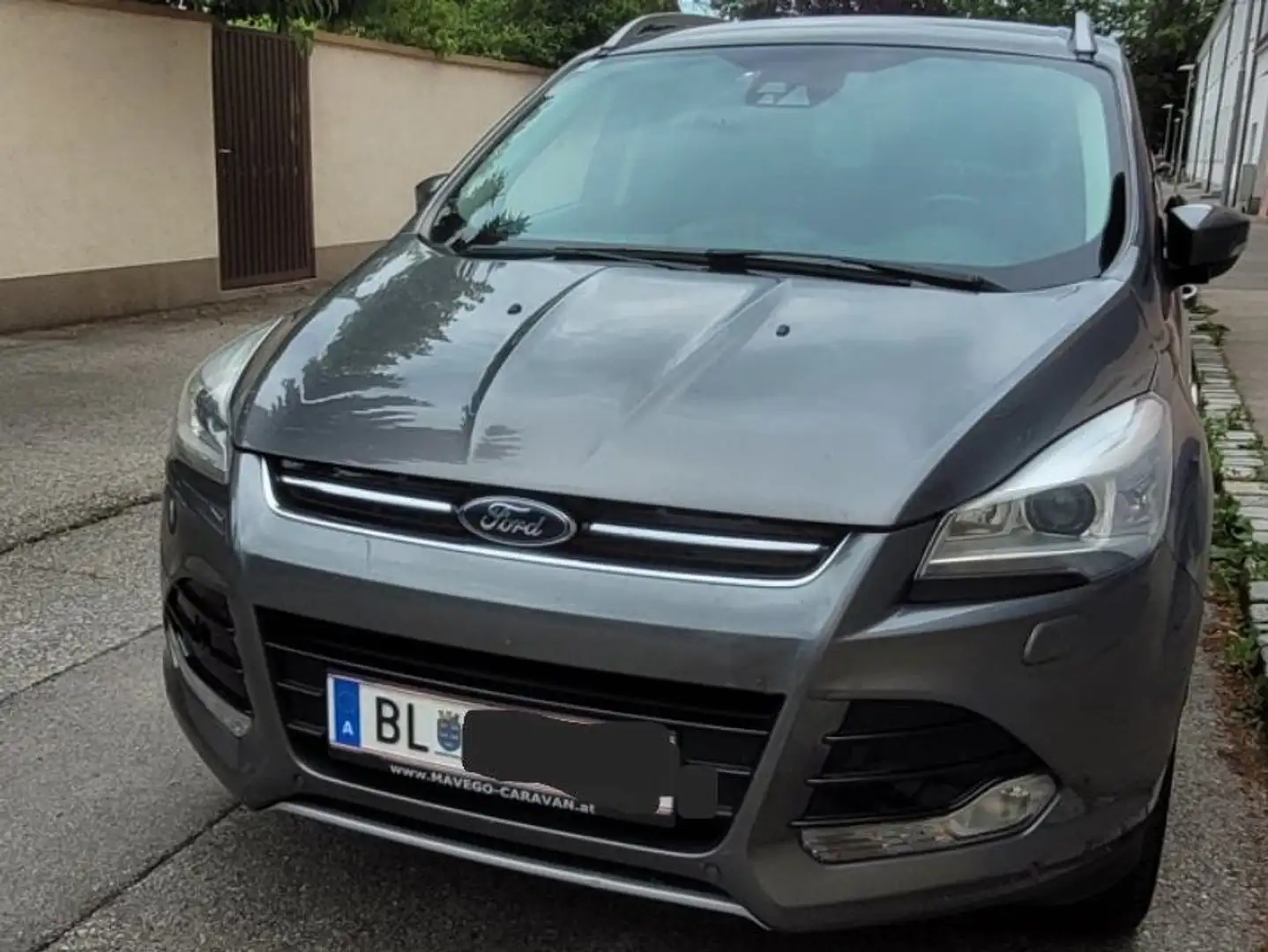 Ford Kuga Kuga 1,6 EcoBoost Titanium 4x4 Titanium Grau - 1