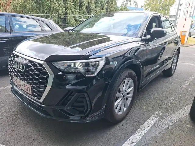 Audi Q3 view 2