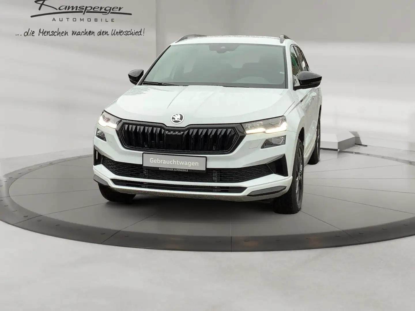 Skoda Karoq 1.5 TSI DSG Sportline AHK ACC Matrix Navi Weiß - 2