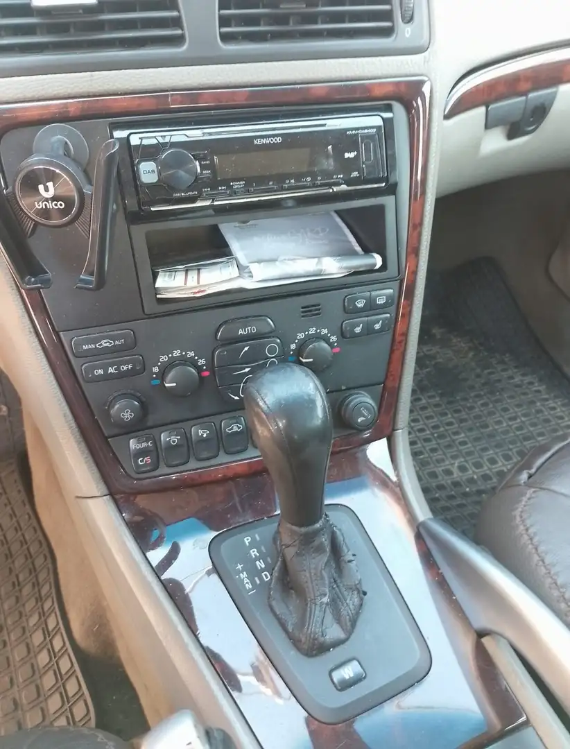 Volvo V70 V70 XC II 2004 V70-XC 2.4 d5 Summum awd 185cv Bianco - 2