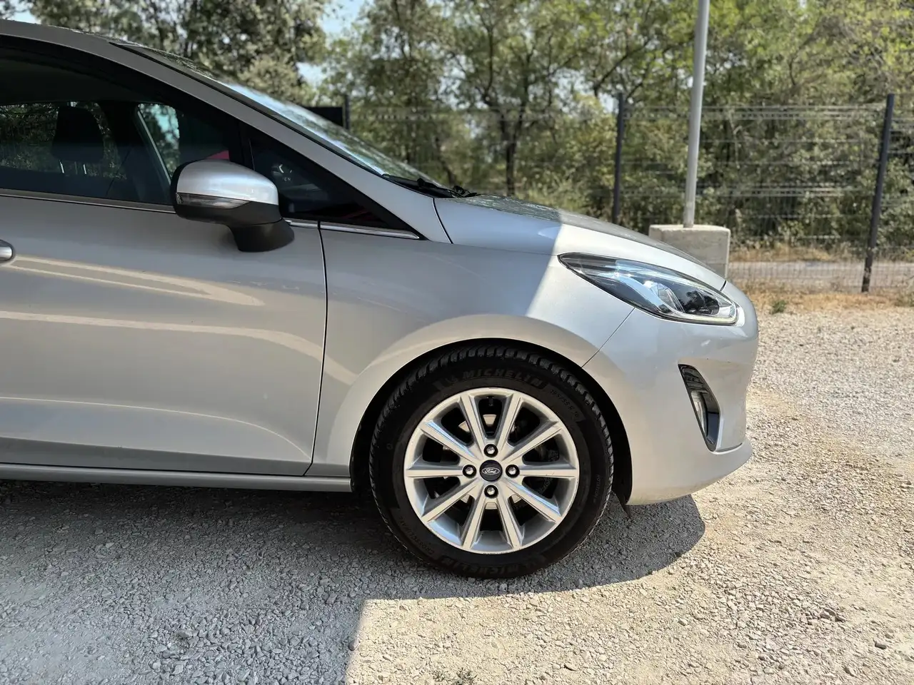 Ford Fiesta 3 portes — photo 18