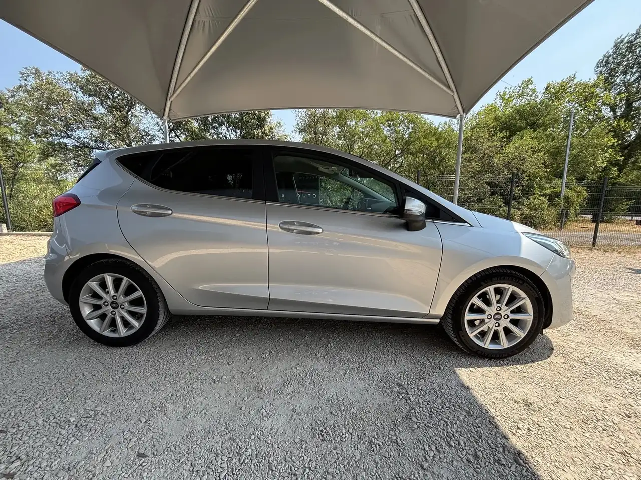 Ford Fiesta 3 portes — photo 4