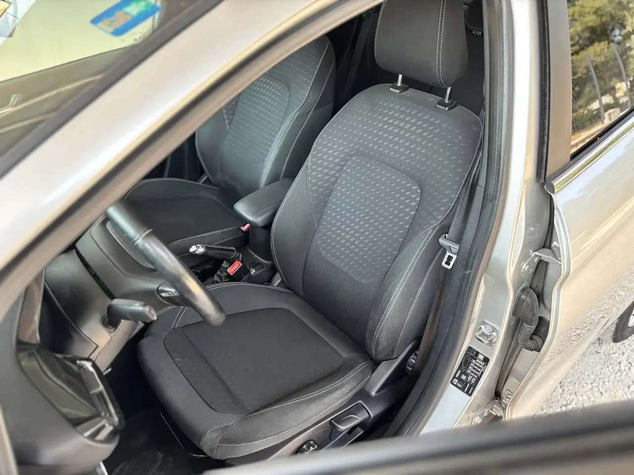Ford Fiesta 3 portes — photo 50