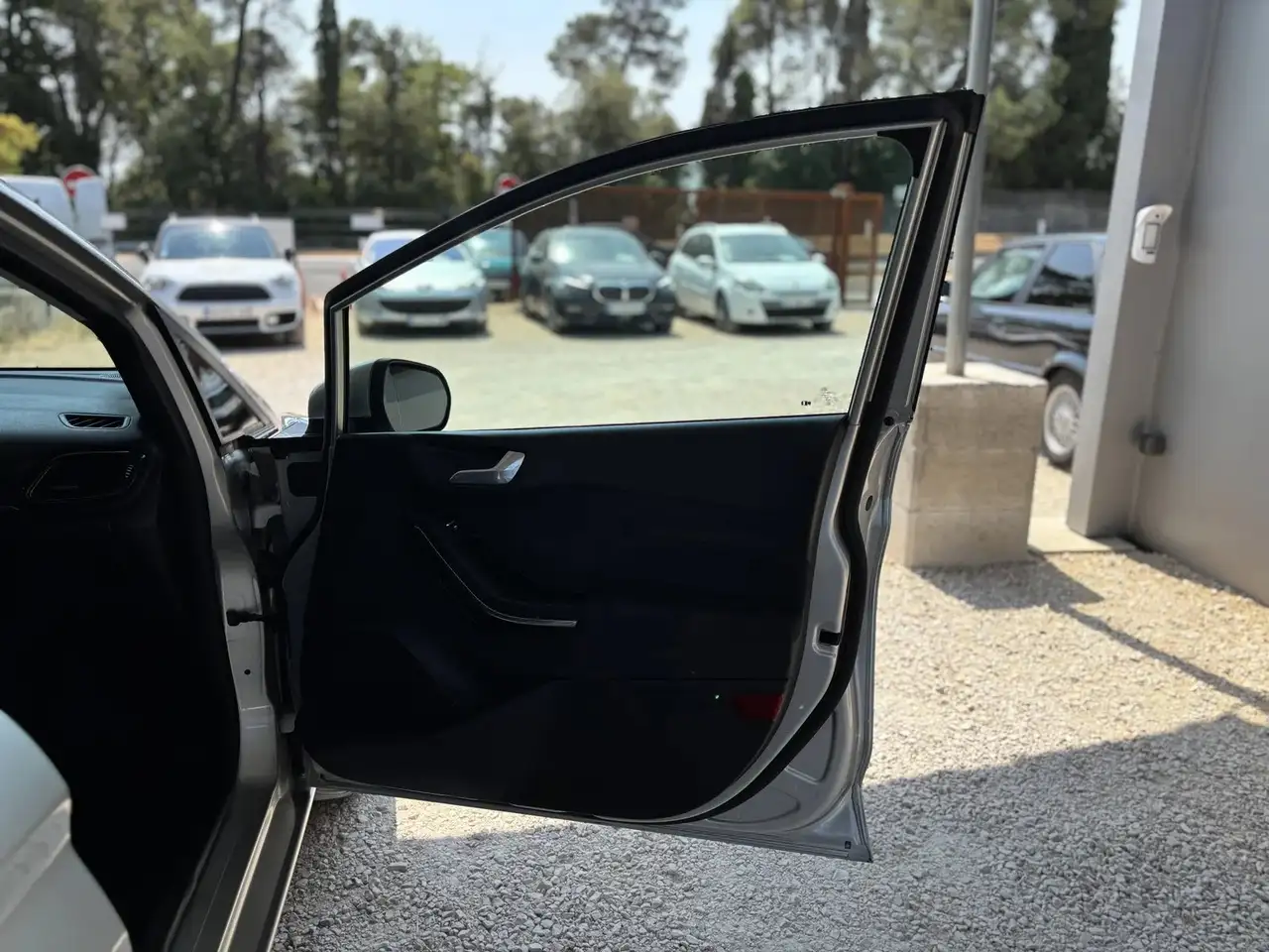 Ford Fiesta 3 portes — photo 38