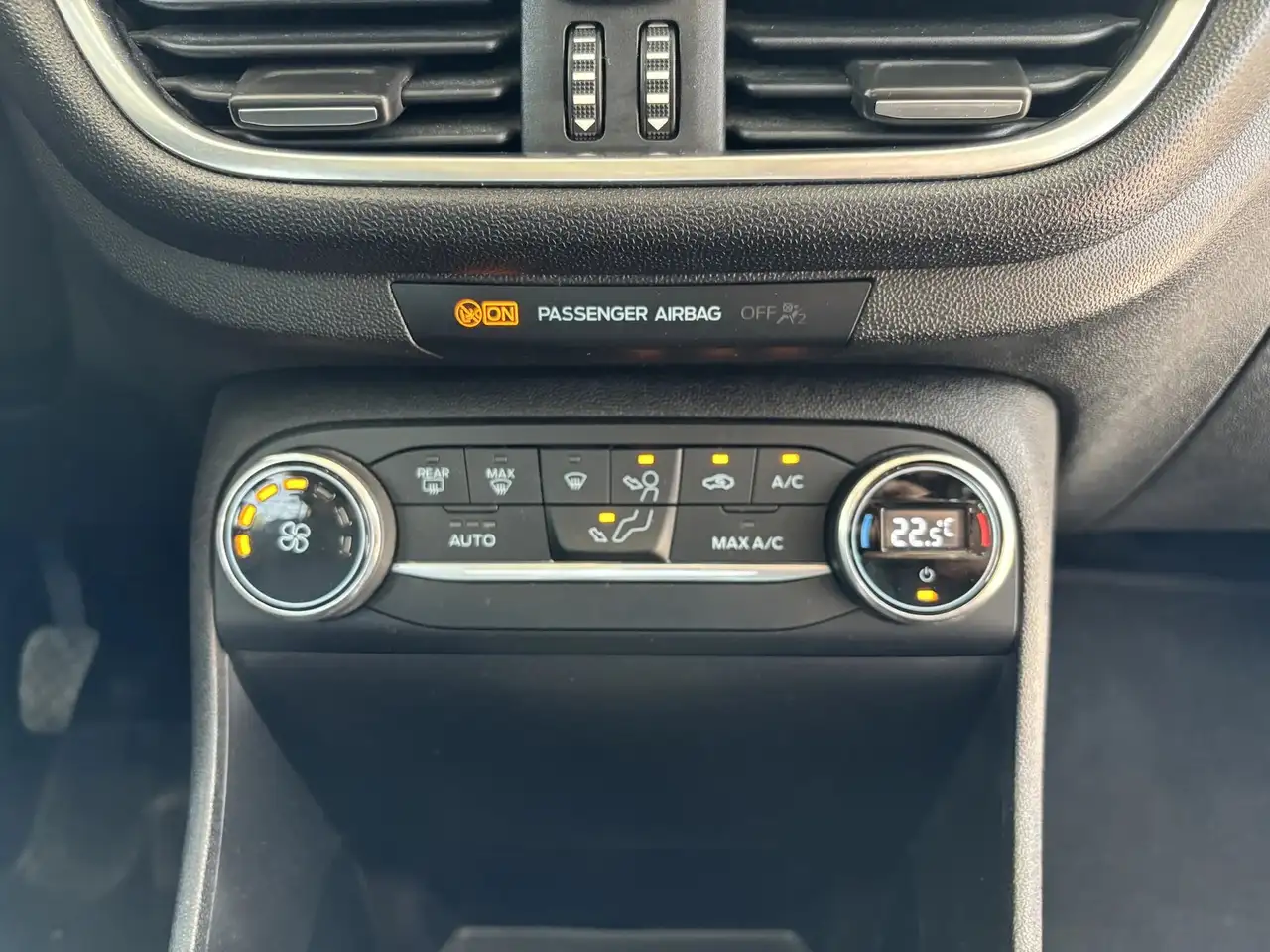 Ford Fiesta 3 portes — photo 42