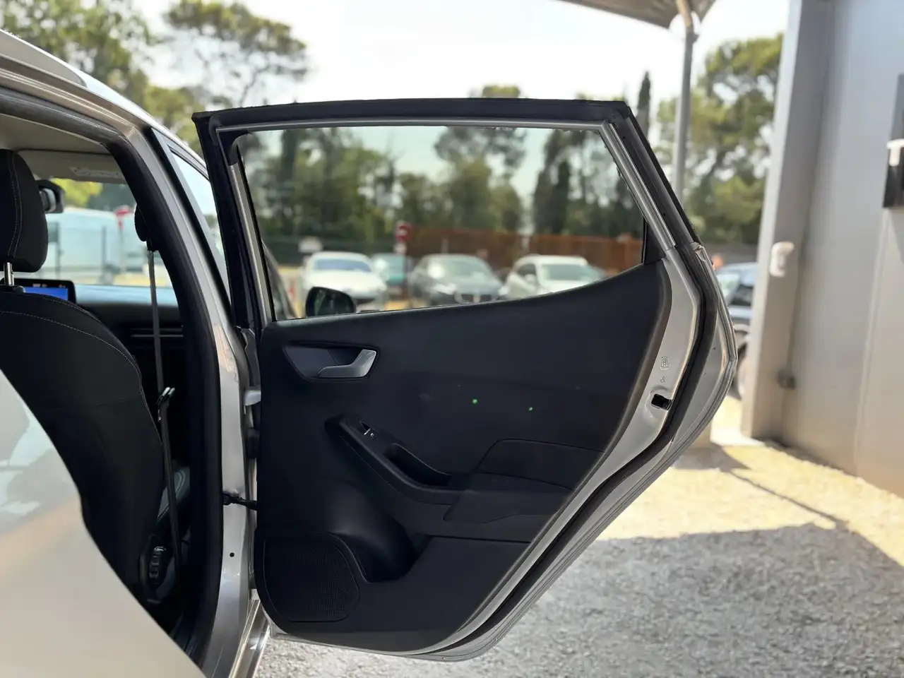 Ford Fiesta 3 portes — photo 40