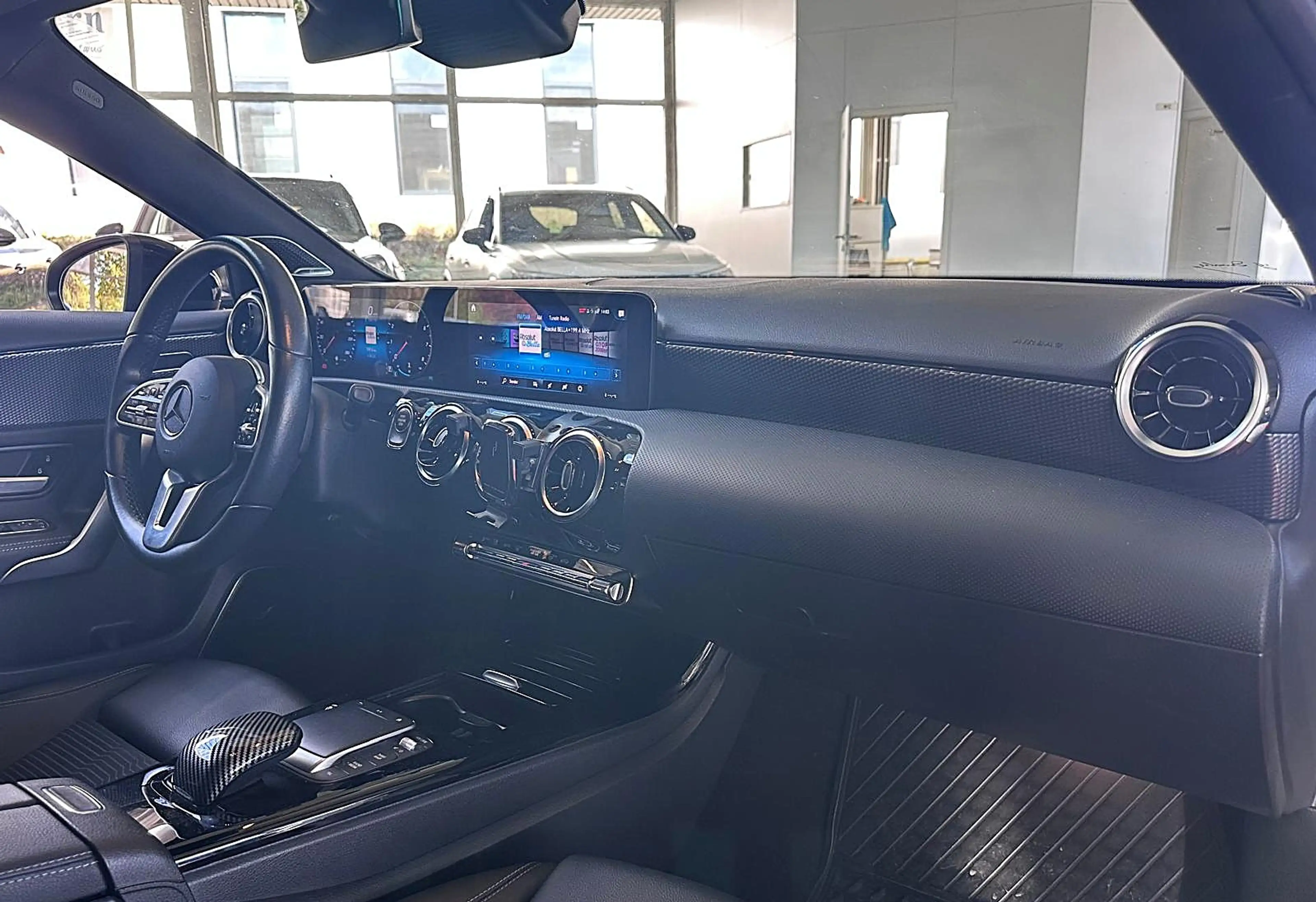 Mercedes-Benz A 250 Burmester STANDHZ RFK LEDER — photo 10