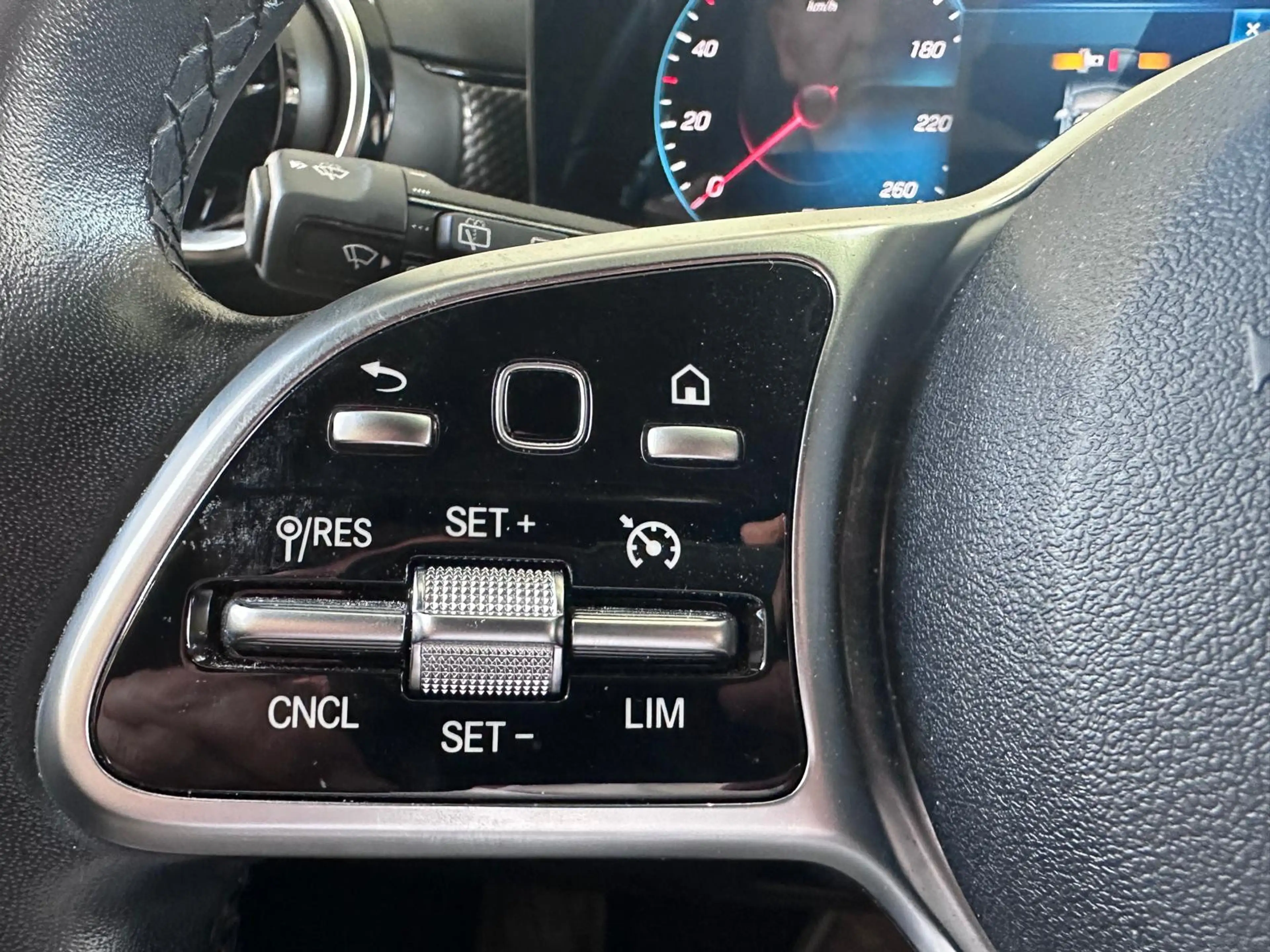 Mercedes-Benz A 250 Burmester STANDHZ RFK LEDER — photo 13