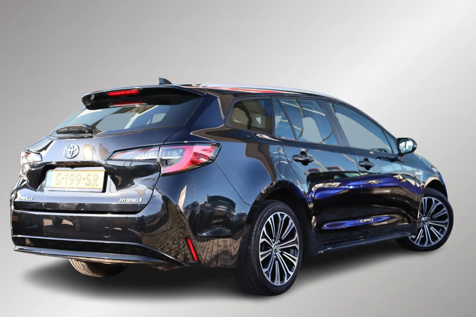 Toyota Corolla Touring Sports 1.8 Hybrid Dynamic, Navigatie, Clim Zwart - 2
