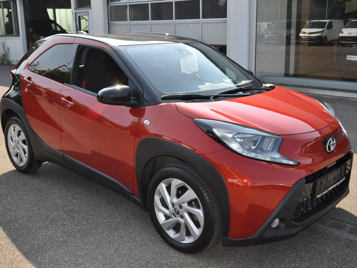 Toyota Aygo Pulse Automatik Rot - 2