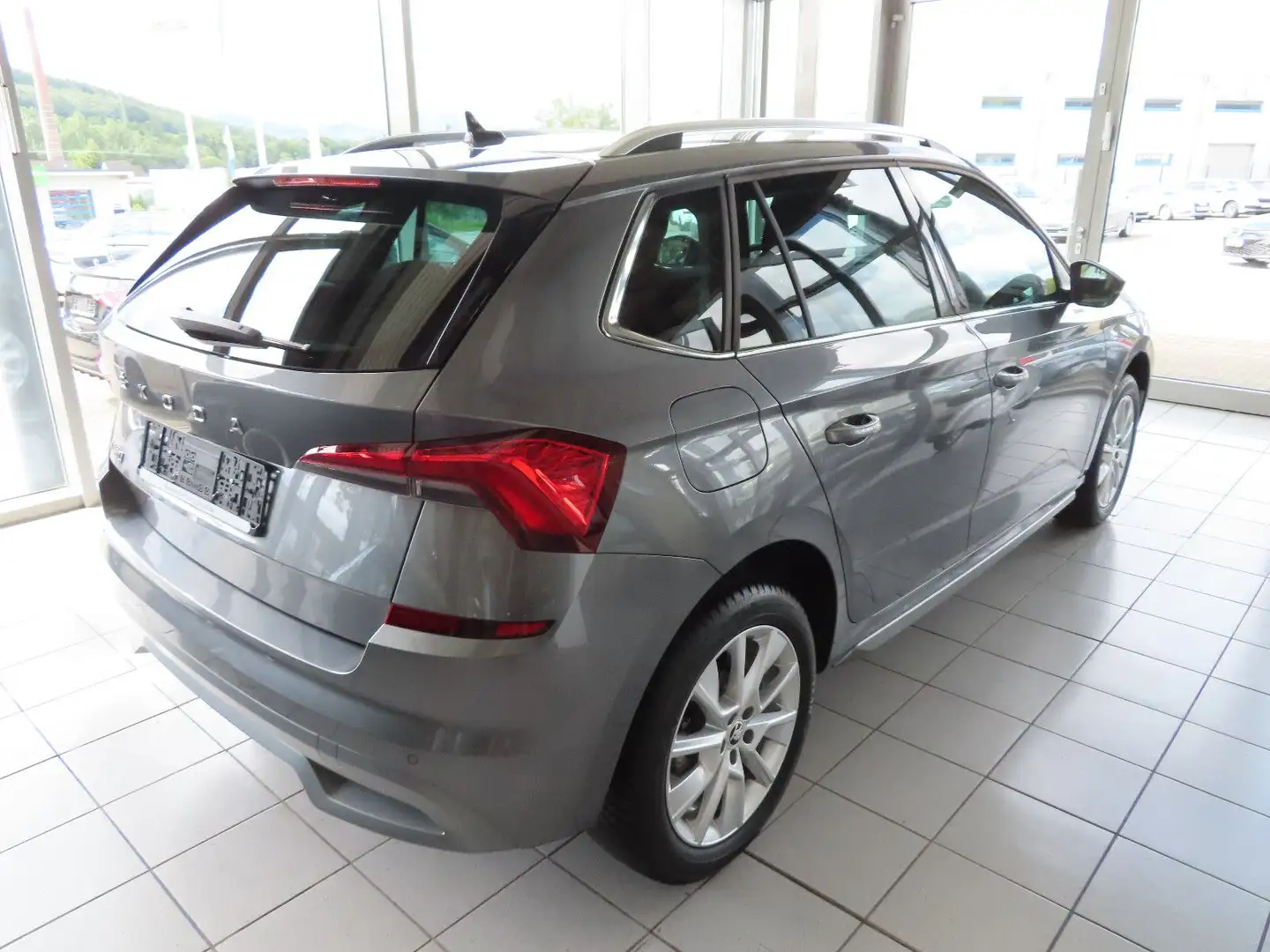 Skoda Kamiq Style 1.4 TSI DSG NAVI SHZ KAMERA Grau - 2