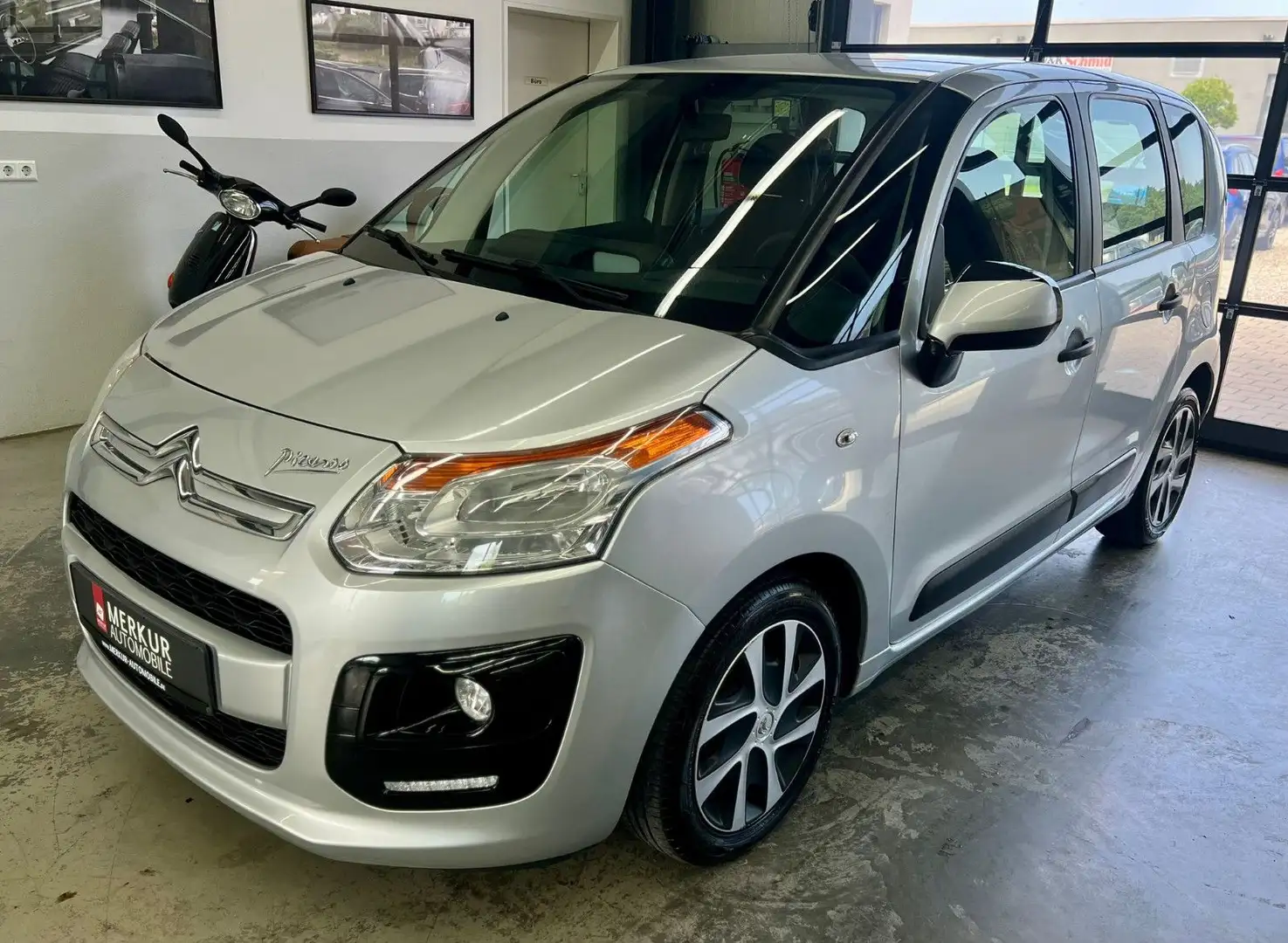 Citroen C3 Picasso 1.4 VTi 95 Tendance+Klimaanlage+PDC Gris - 1