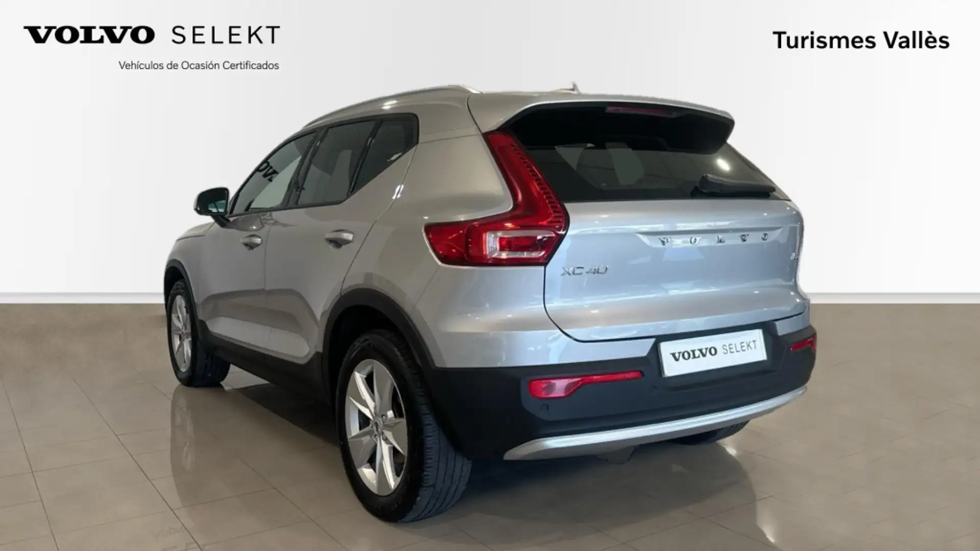 Volvo XC40 B3 Core Aut. Gris - 2