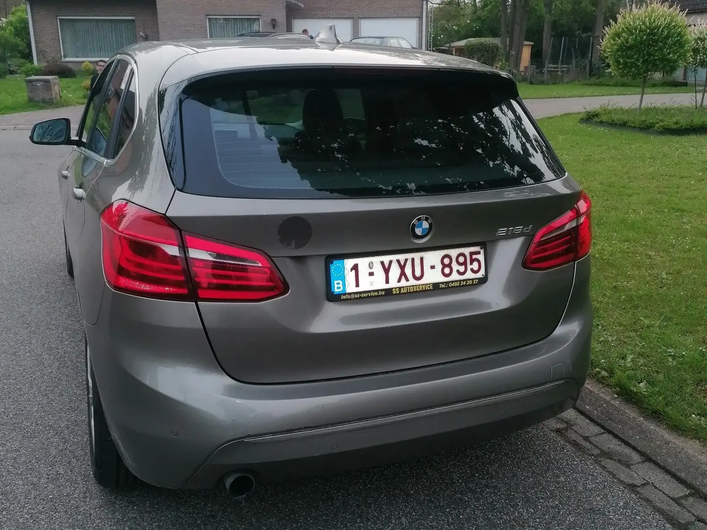 BMW 218 luxury Beige - 2