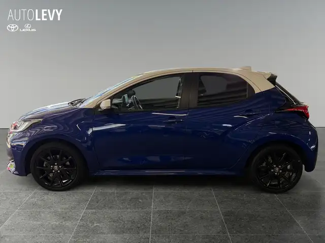 Toyota Yaris view 3