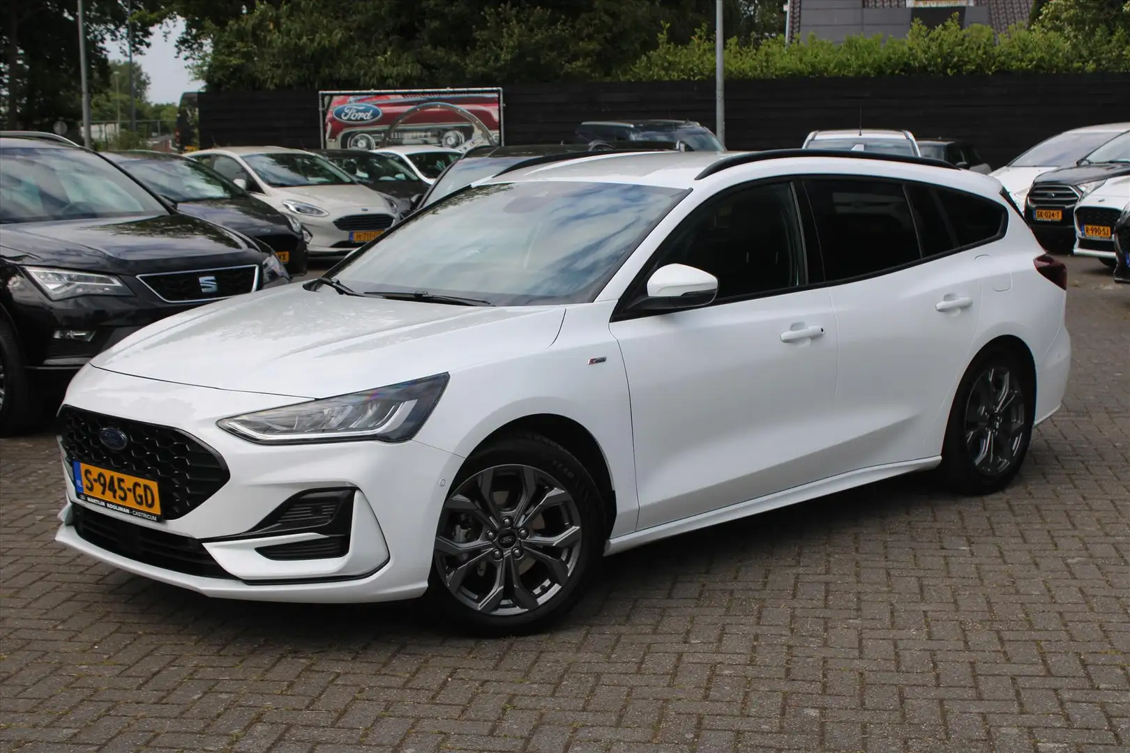 Ford Focus 1.0 Hybrid 155pk Automaat ST-Line Wagon, Trekhaak, Wit - 1