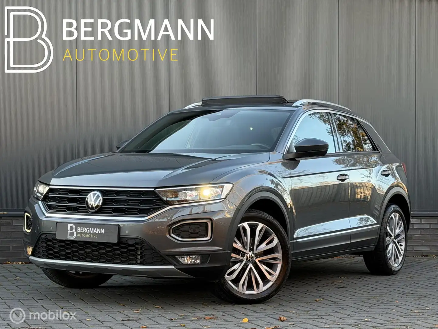 Volkswagen T-Roc 1.5 TSI Sport|Pano|Carplay|Virtual|ACC|Camer Grijs - 1