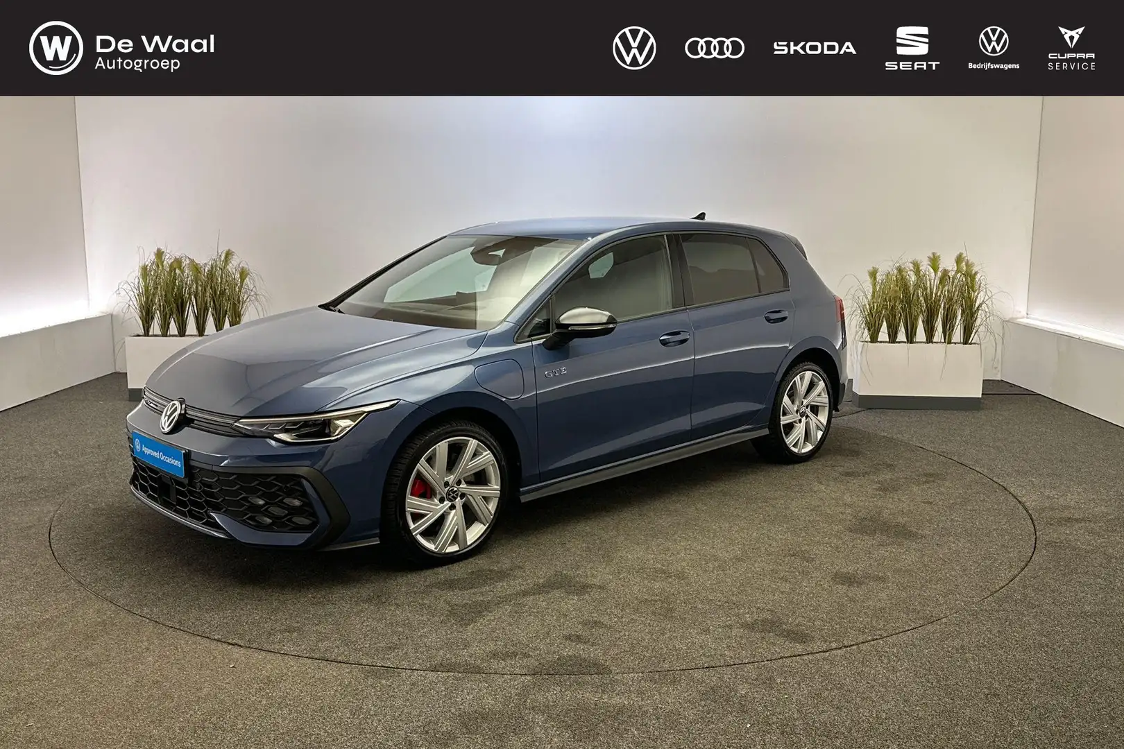 Volkswagen Golf GTE 8.5 1.5 272pk DSG eHybrid | 18" LM Velgen, Achteru Blauw - 1